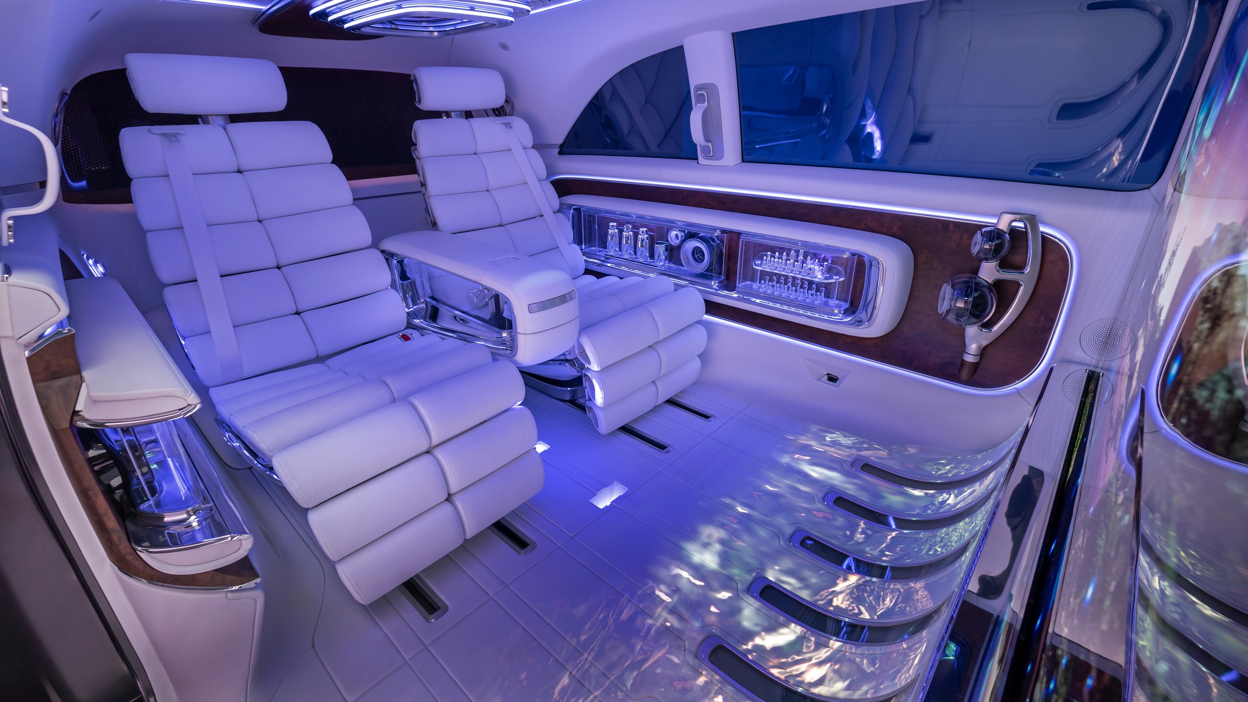 Mercedes Benz Vision V concept luxury van 35