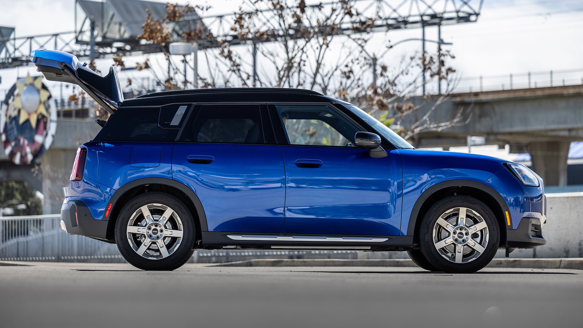 001 2025 Mini Countryman SE EV