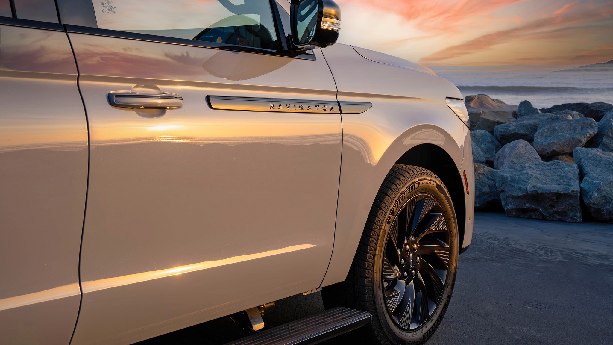 1 2025 Lincoln Navigator Reserve side badge