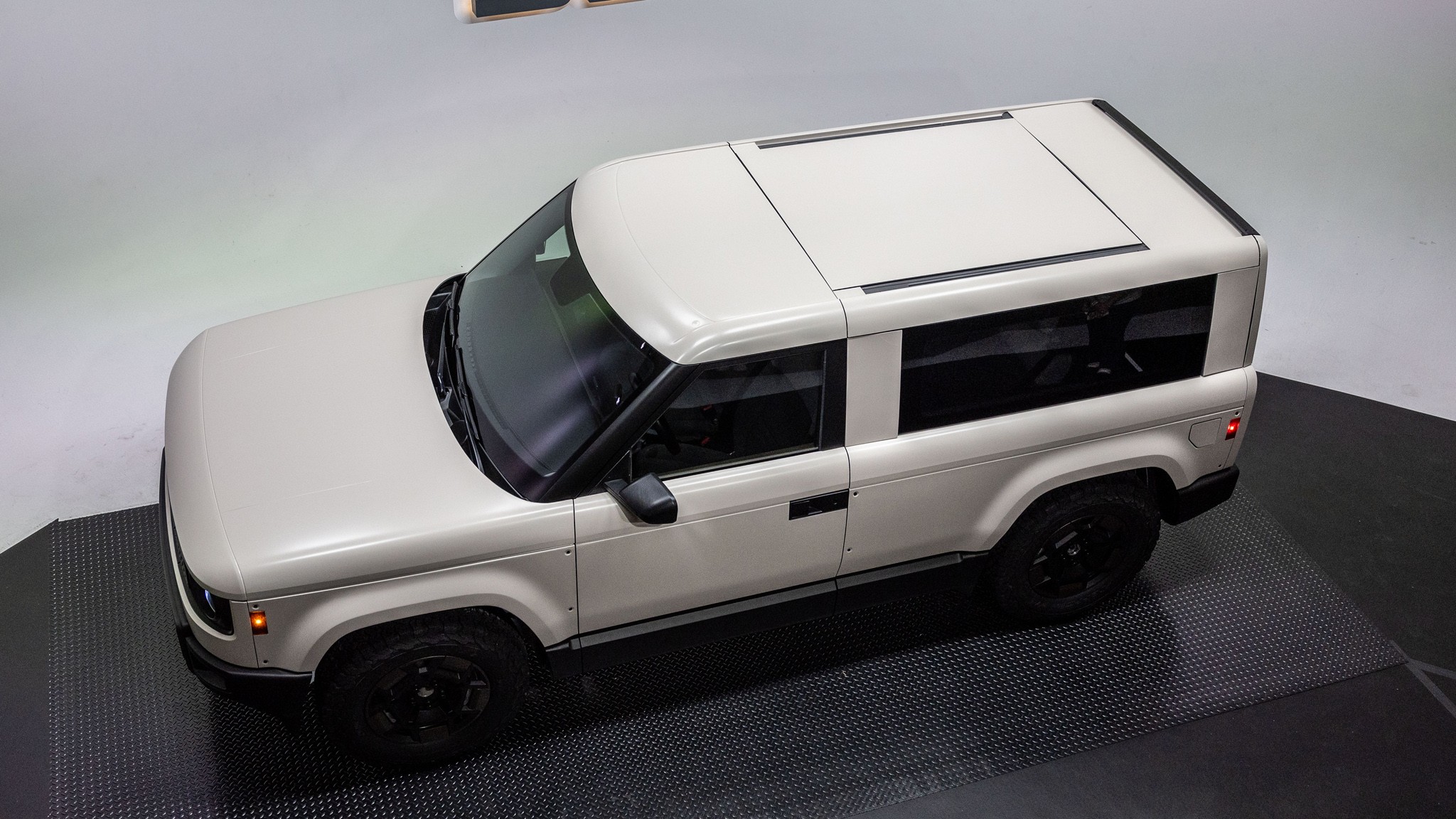 002 2027 Slate Truck