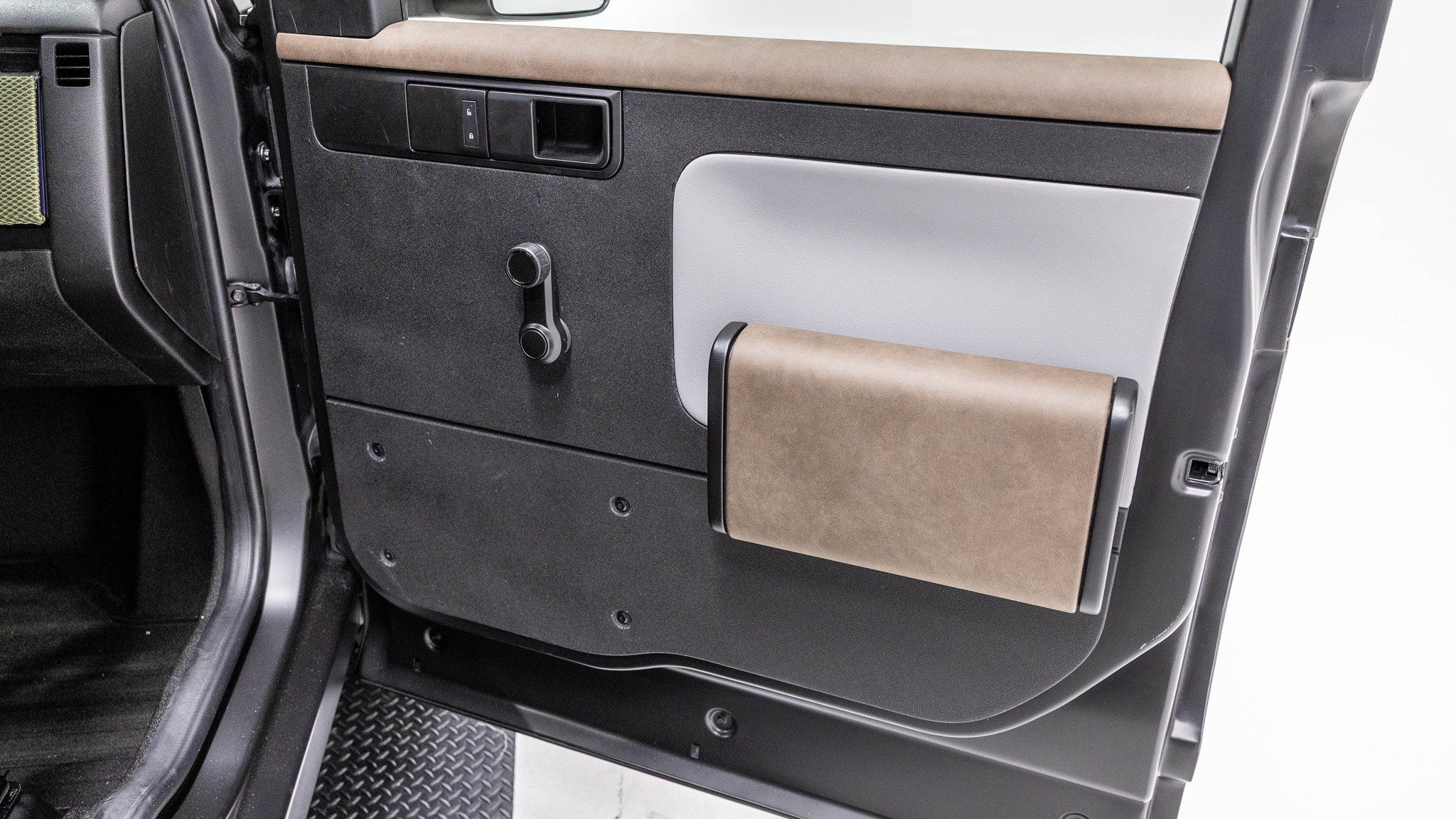 003 2027 Slate Truck