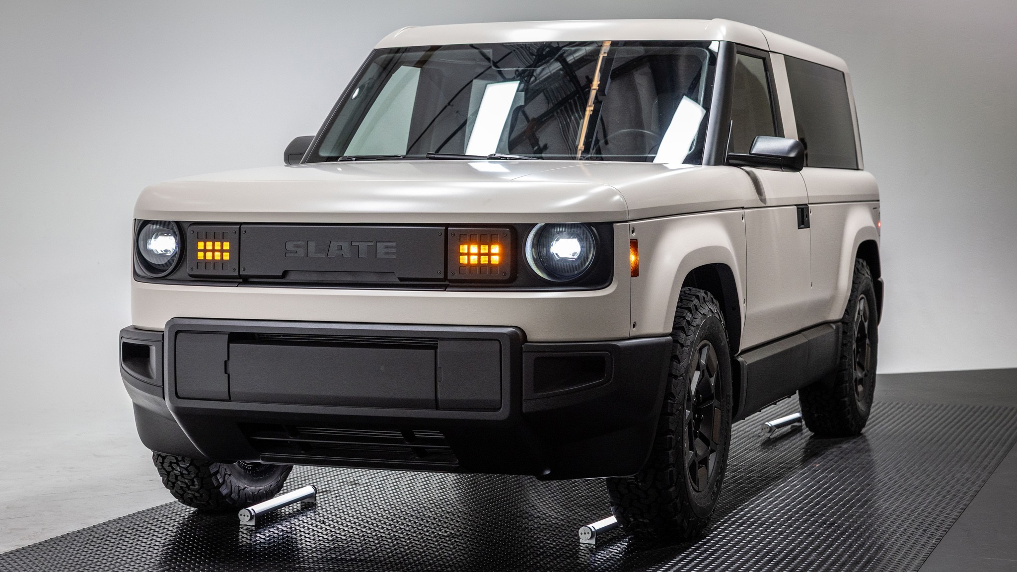 006 2027 Slate Truck