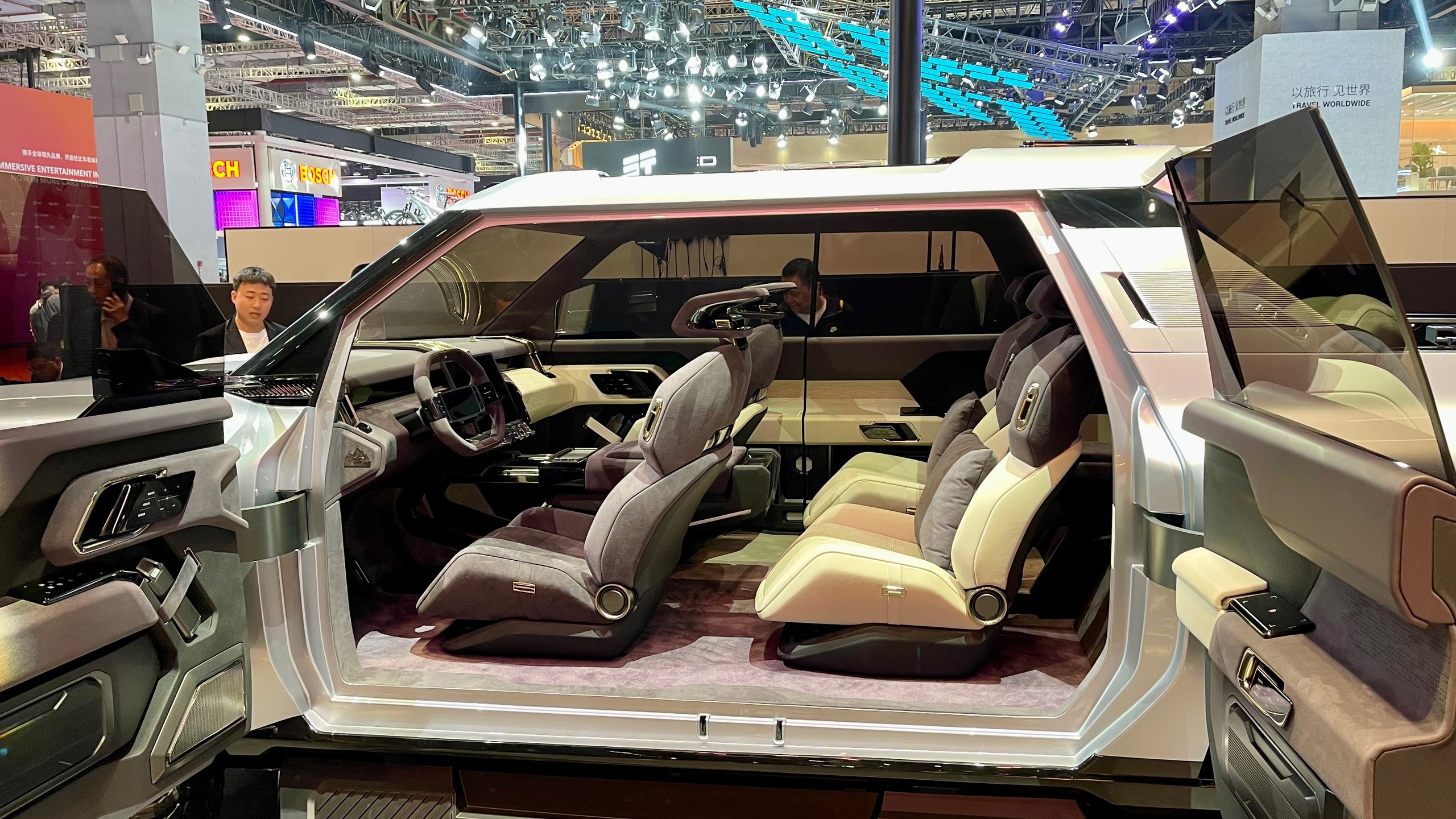 09 JETOUR F700 INTERIOR