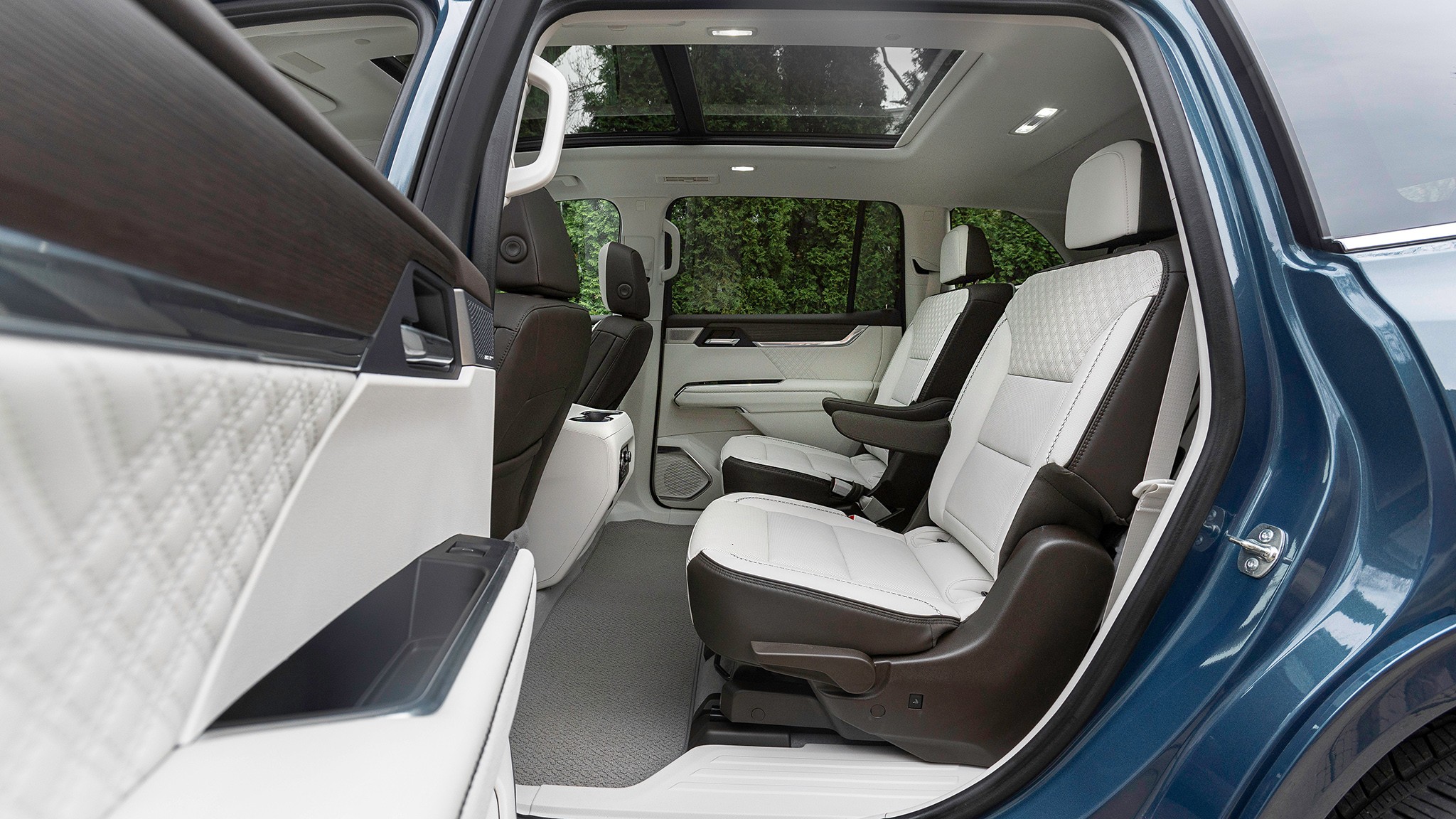 021 2025 GMC Acadia Denali AWD