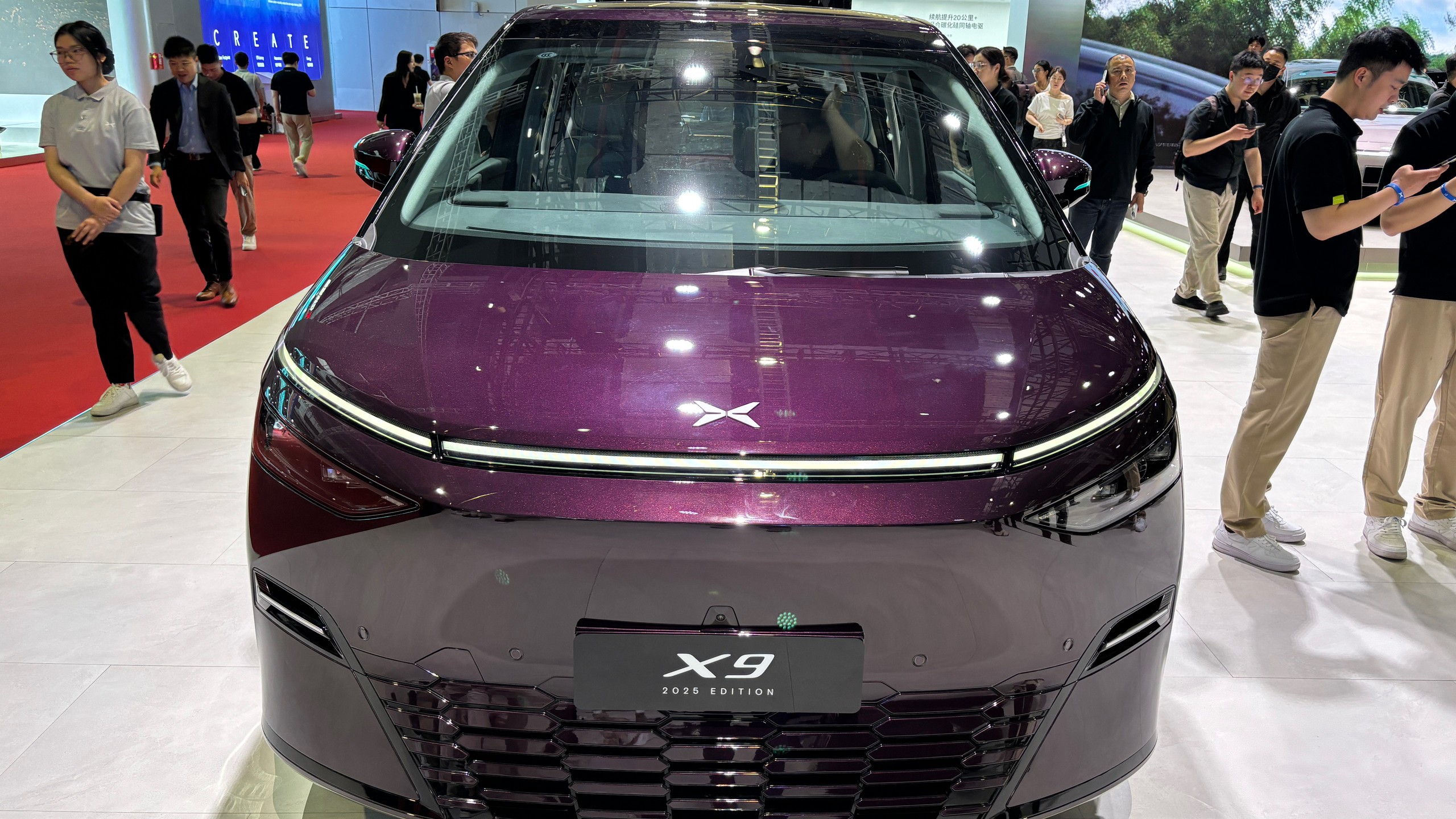XPeng X9 2