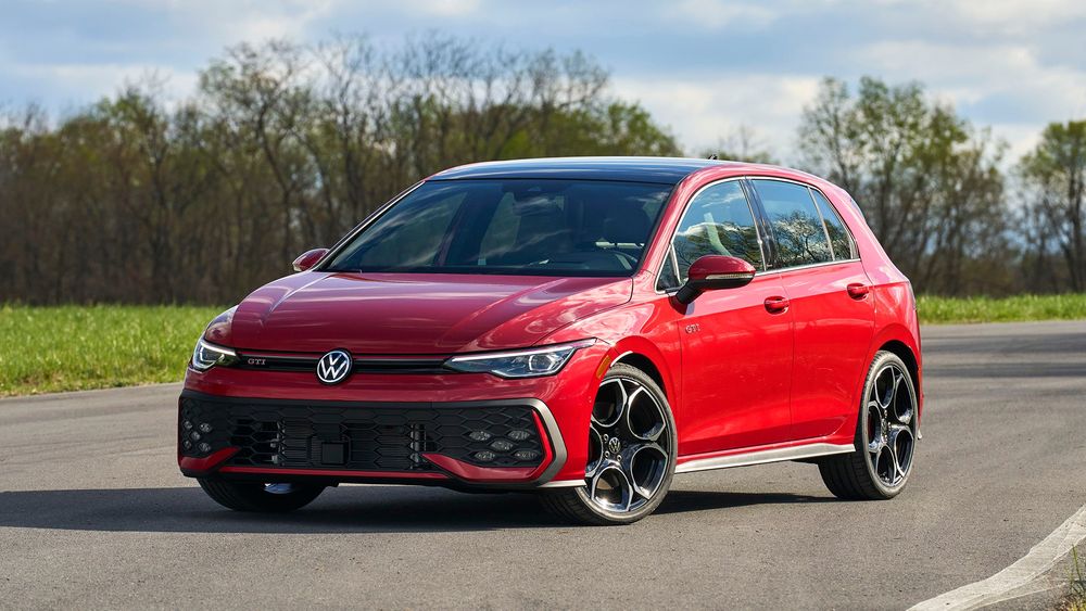 32 2025 Volkswagen GTI autobahn kings red