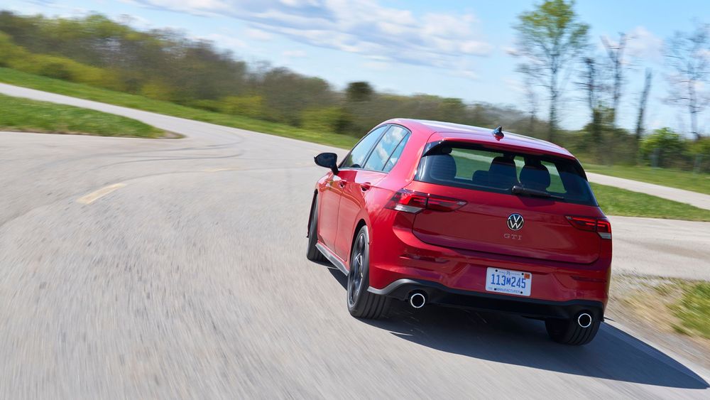 36 2025 Volkswagen GTI autobahn kings red