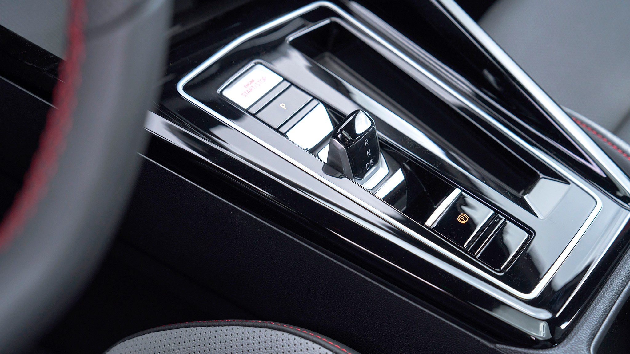 21 2025 Volkswagen GTI autobahn kings red