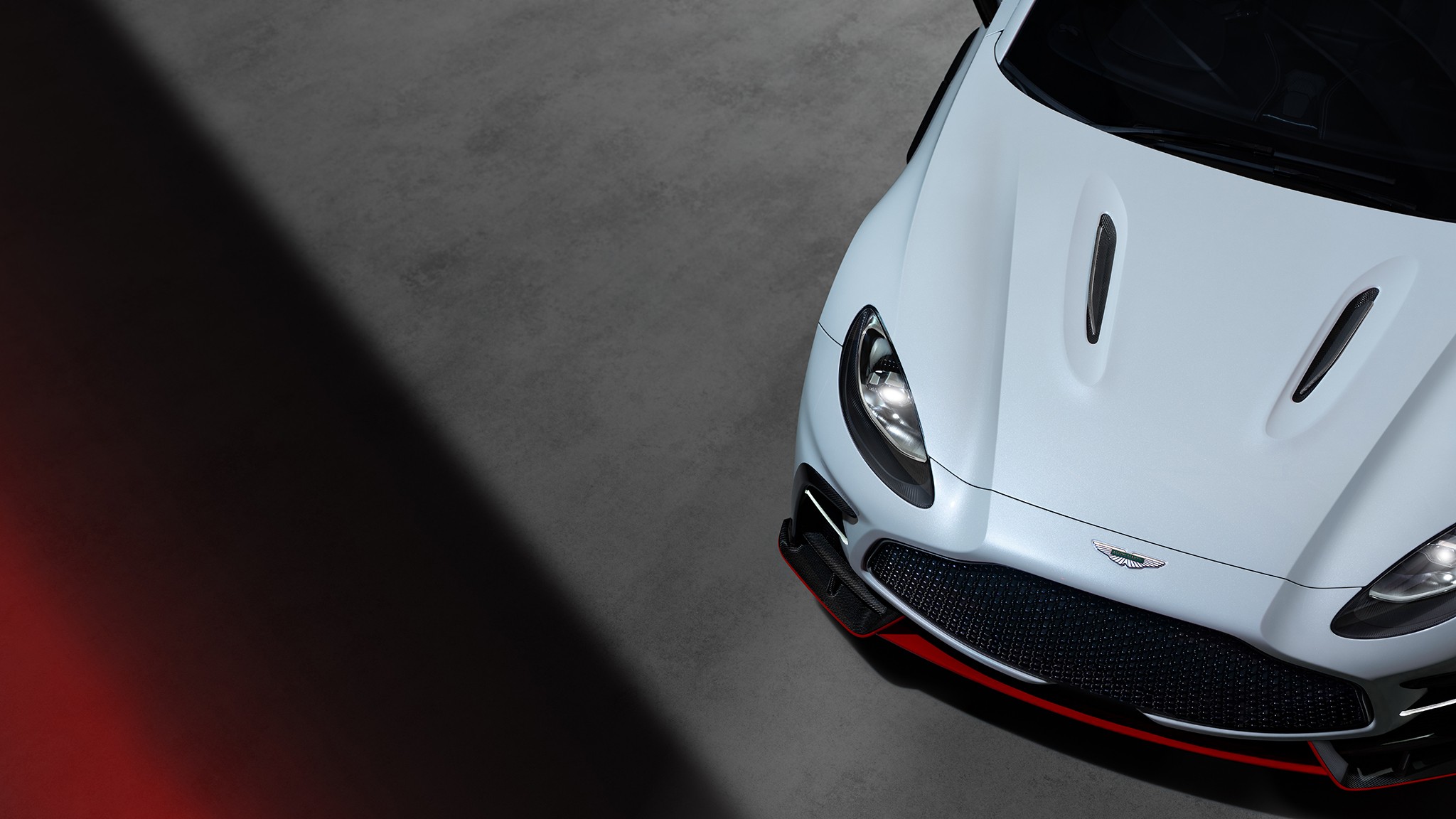 Aston Martin DBX S 9