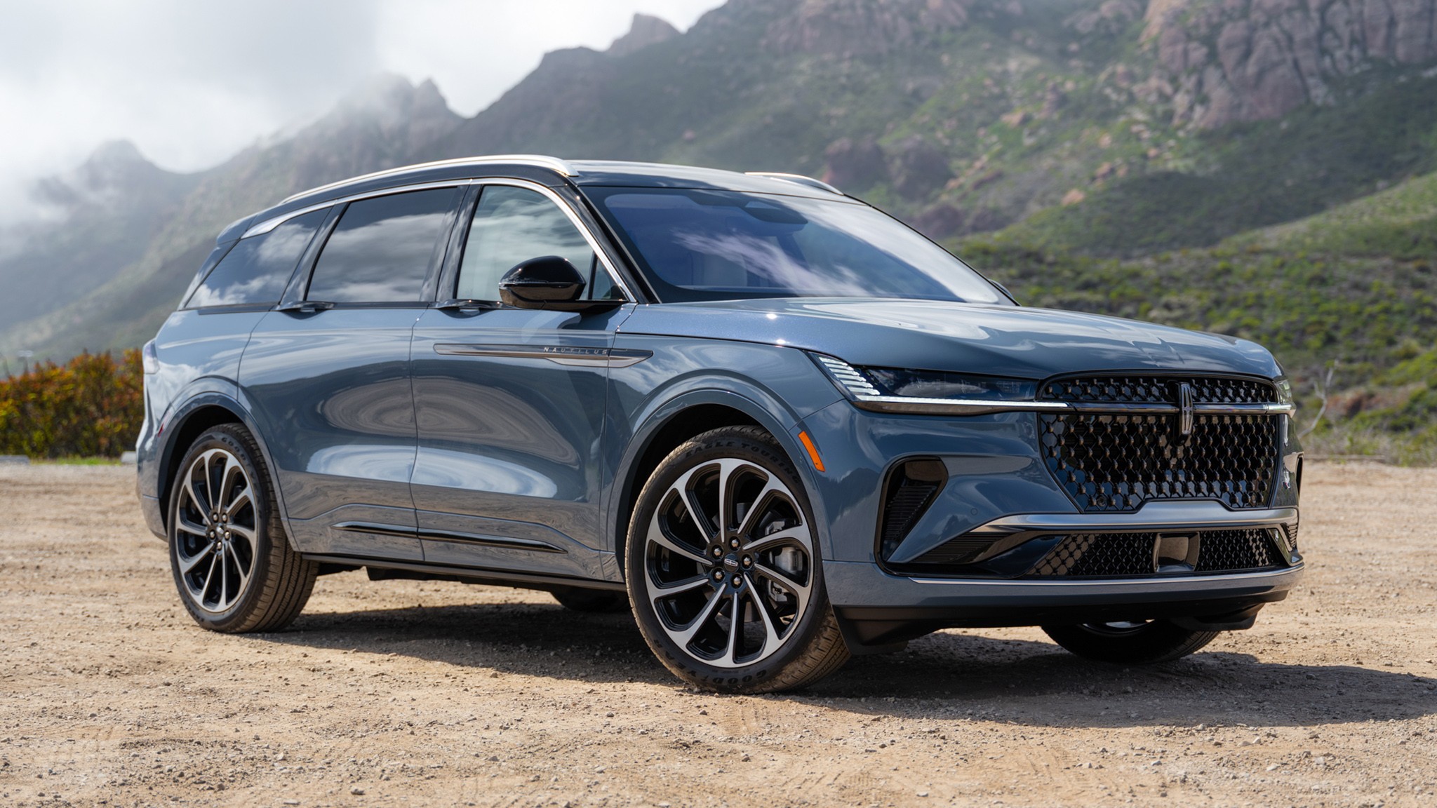 005 2025 Lincoln Nautilus