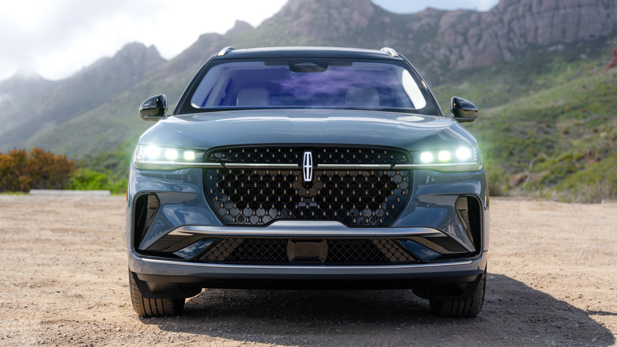 007 2025 Lincoln Nautilus