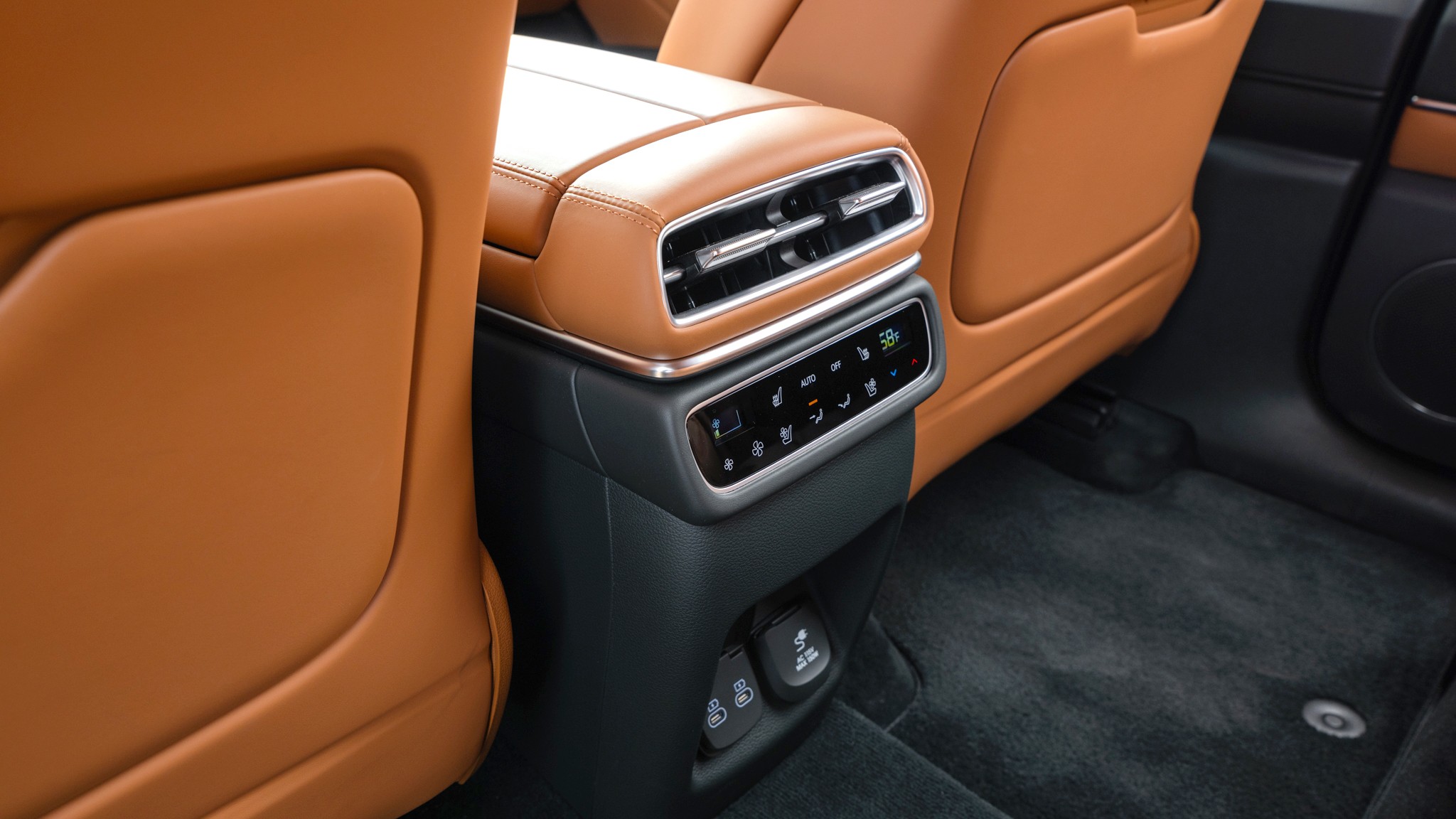 028 2025 Genesis GV70