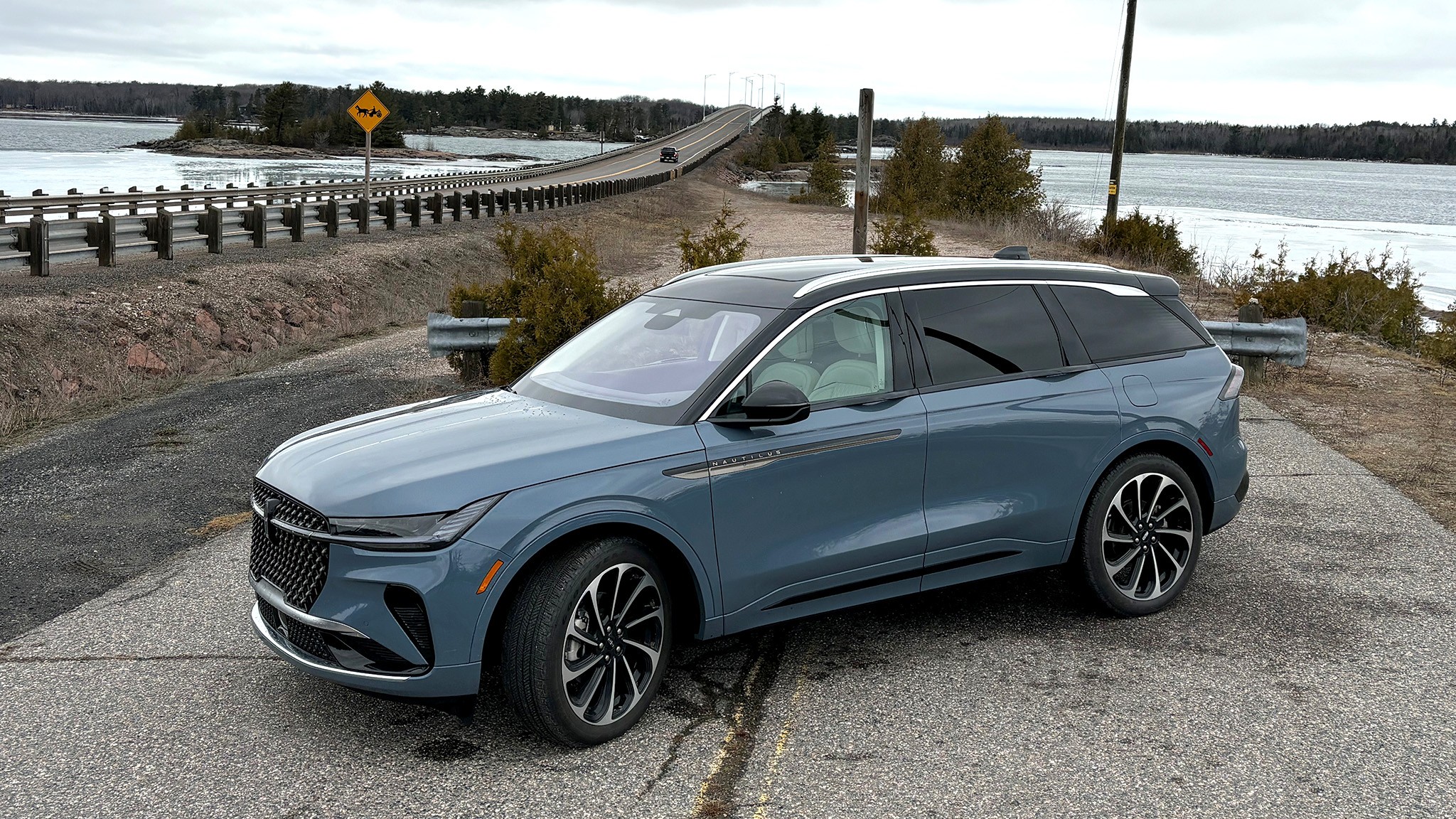 2025 Lincoln Nautilus LT3 bridge
