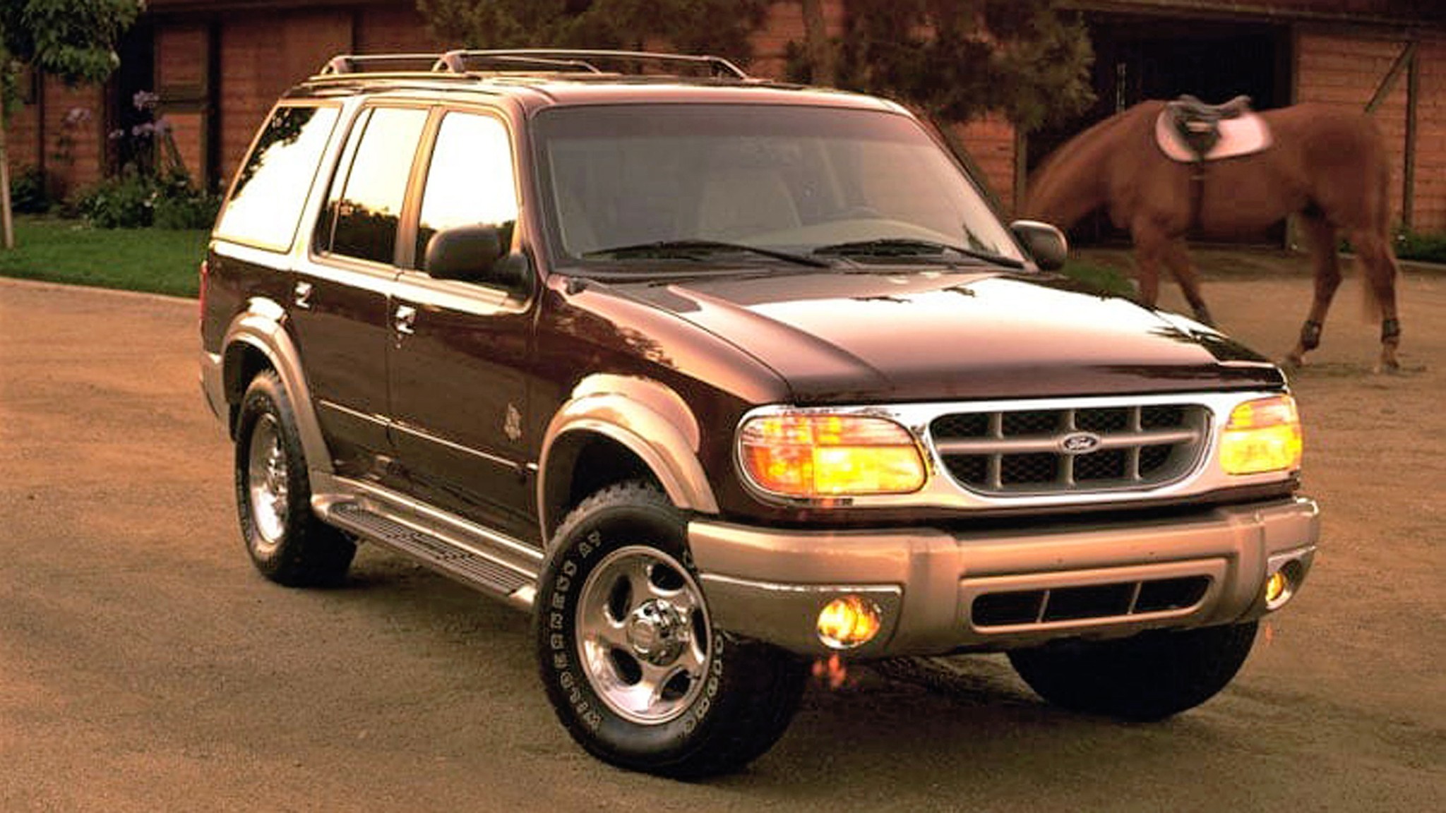 007 1999 ford explorer front three quarter second generation