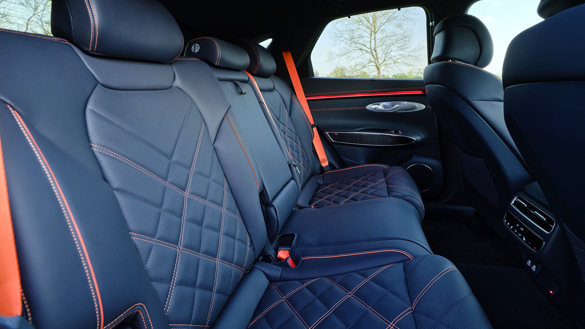 14 2026 Genesis GV70