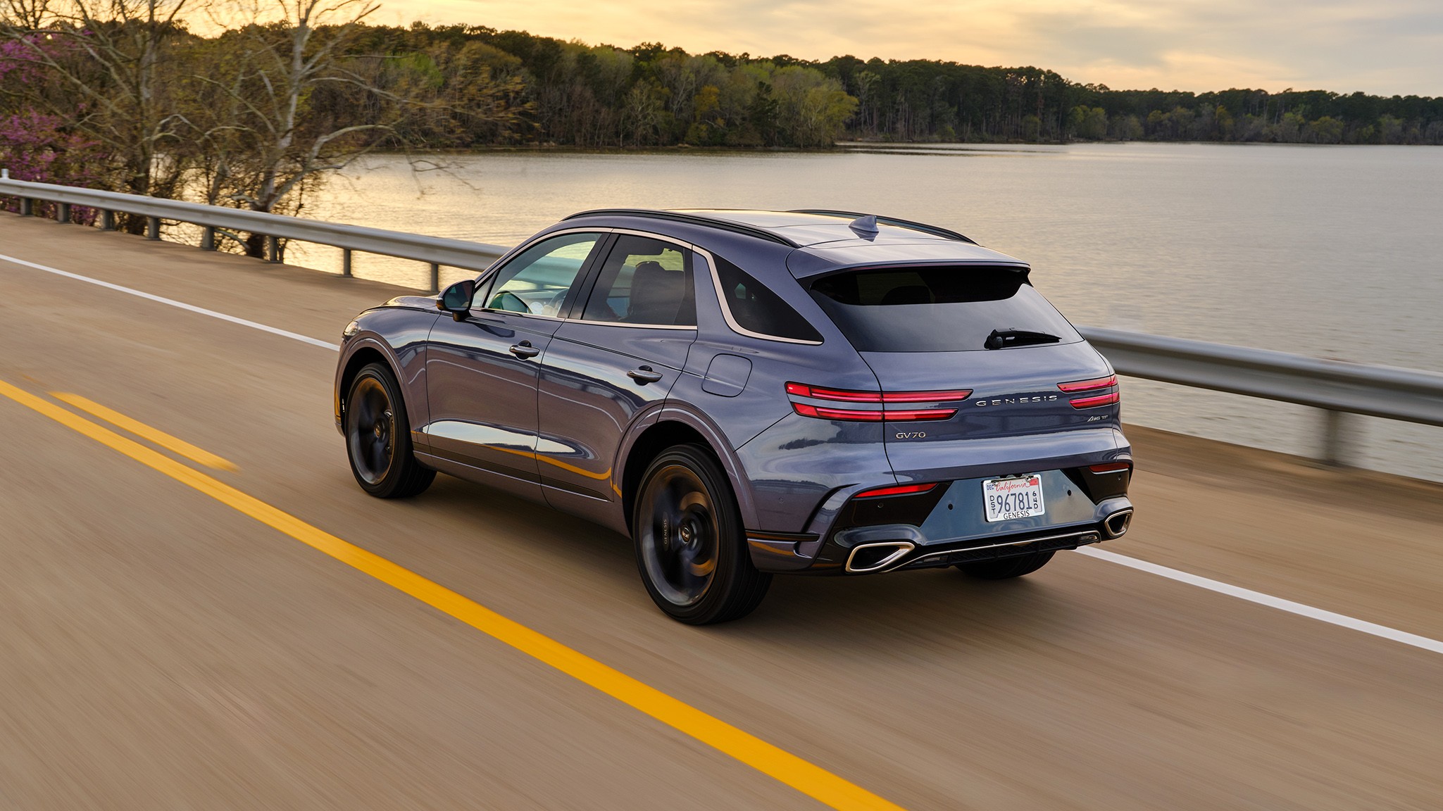 33 2026 Genesis GV70