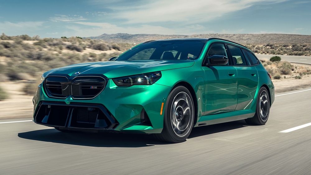 27 2026 BMW M5 Touring front view