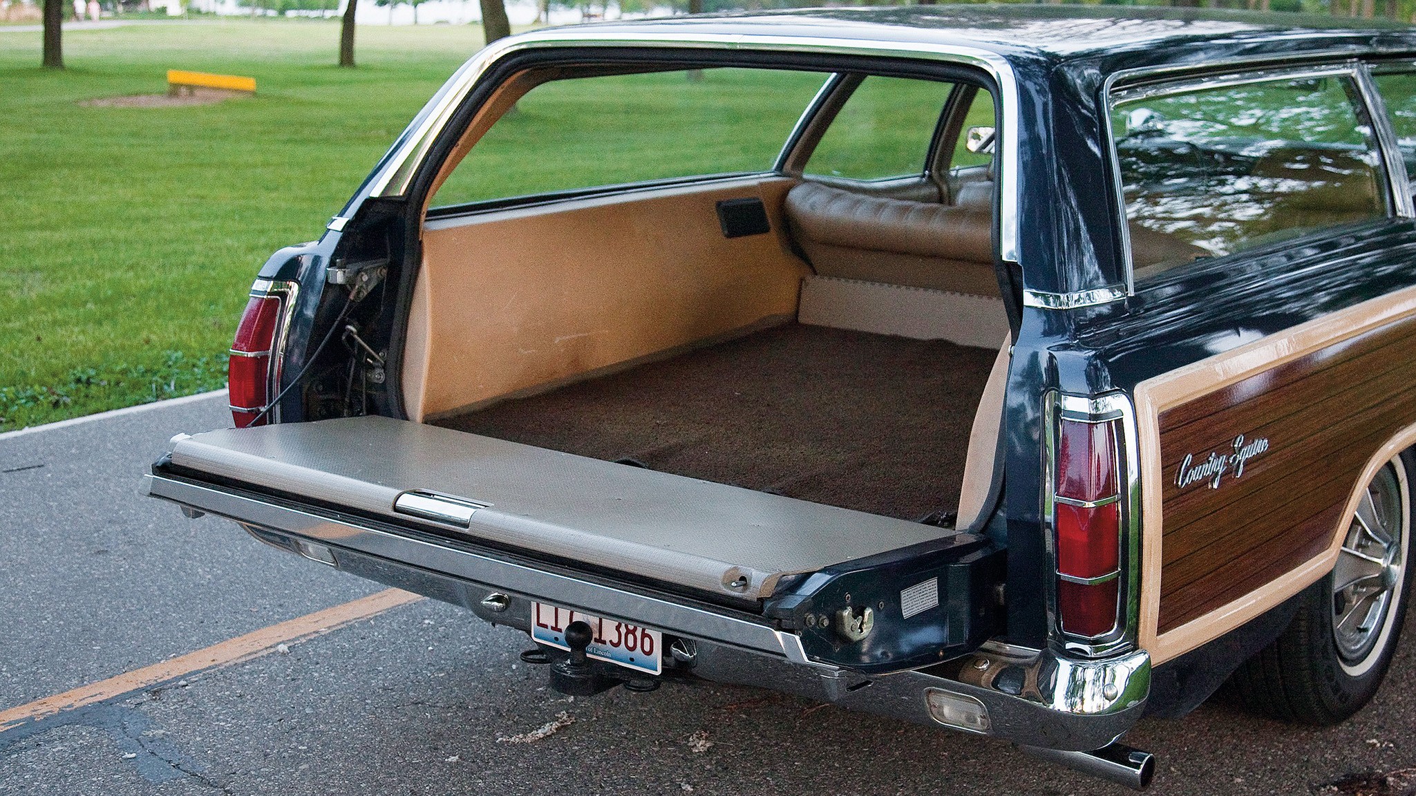 031 1969 chevrolet kingswood estate vs ford country squire