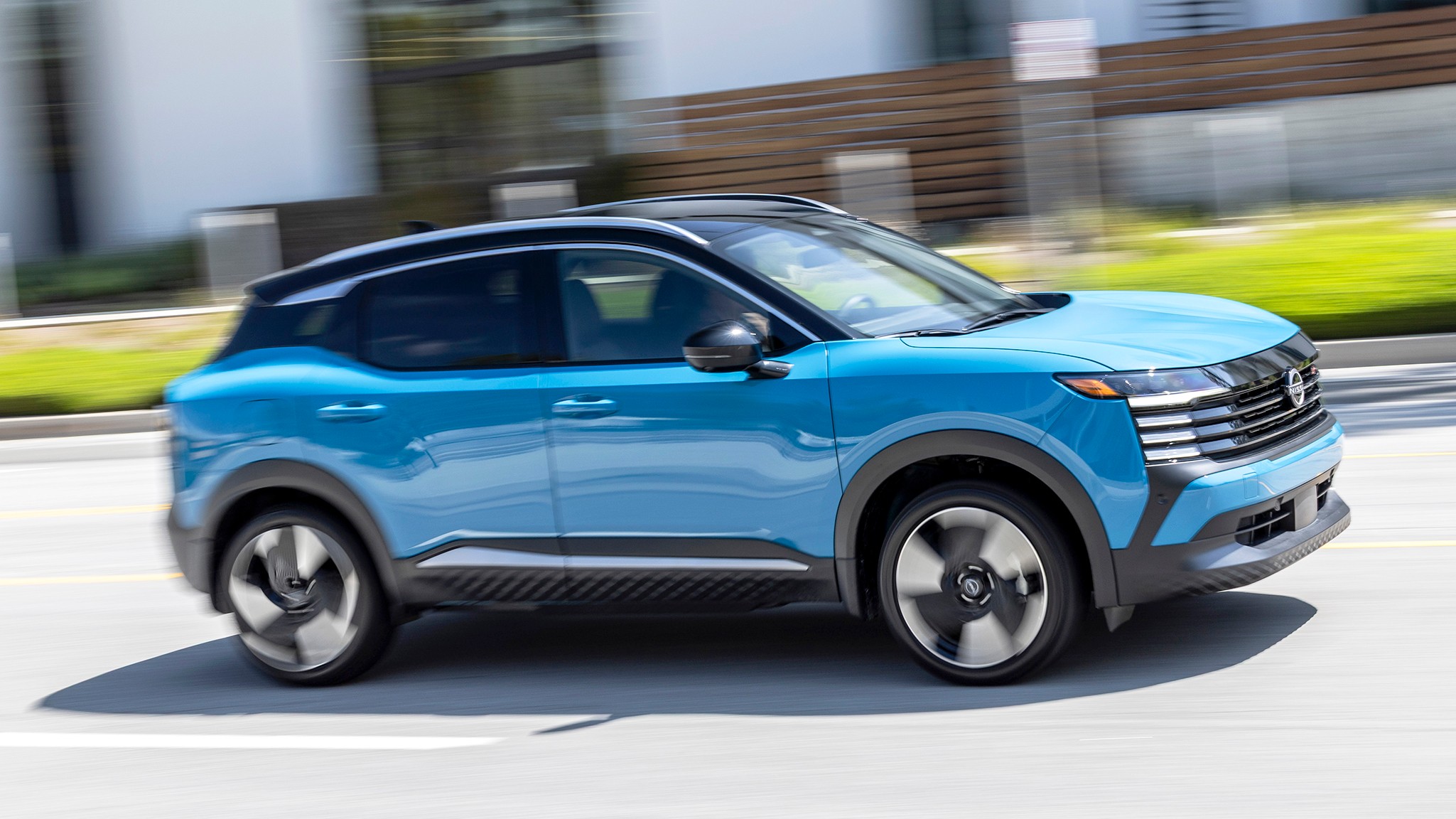 001 2025 Nissan Kicks