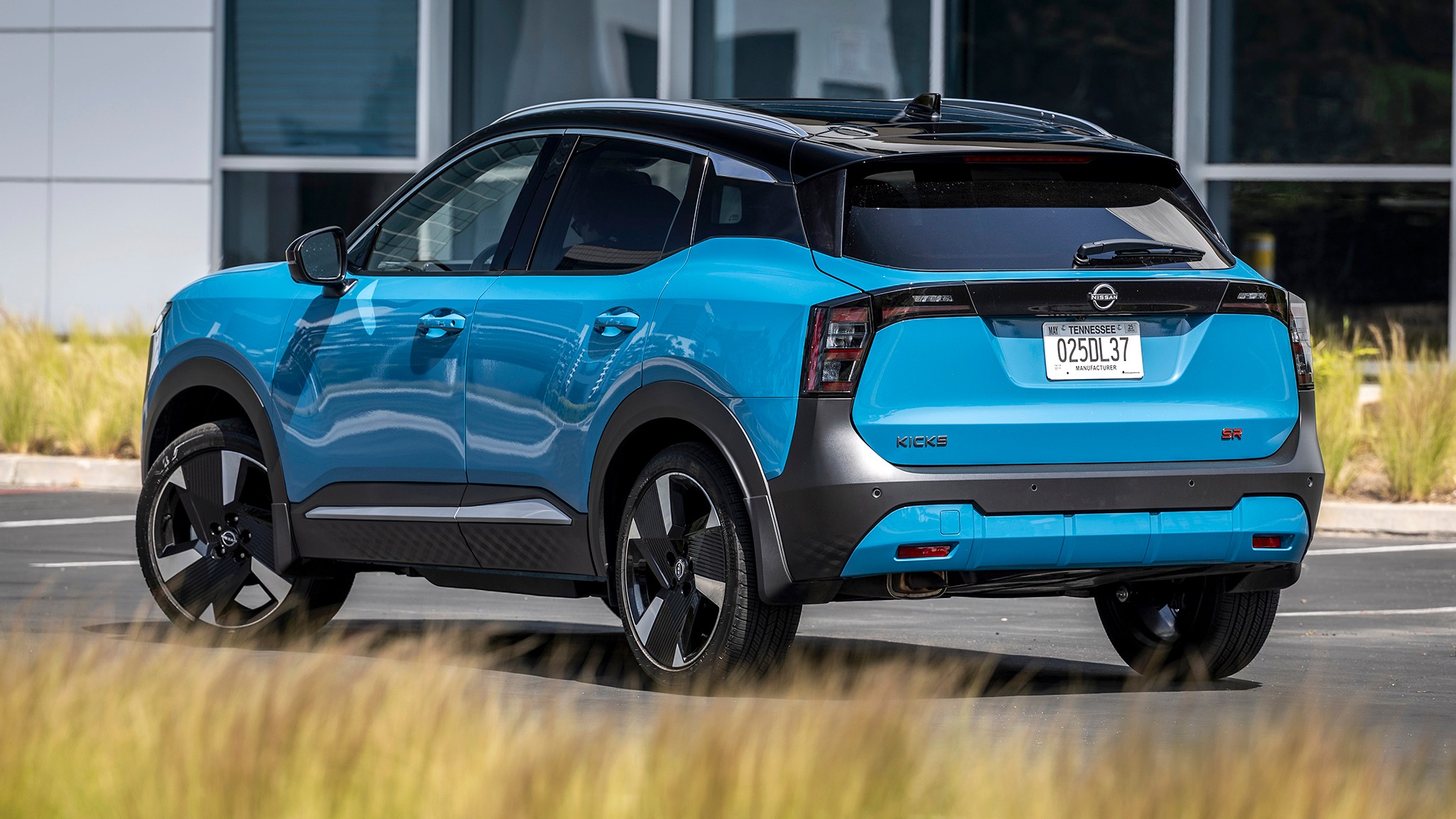 005 2025 Nissan Kicks