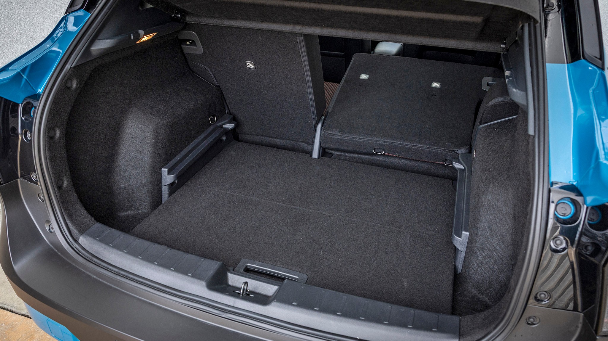 017 2025 Nissan Kicks