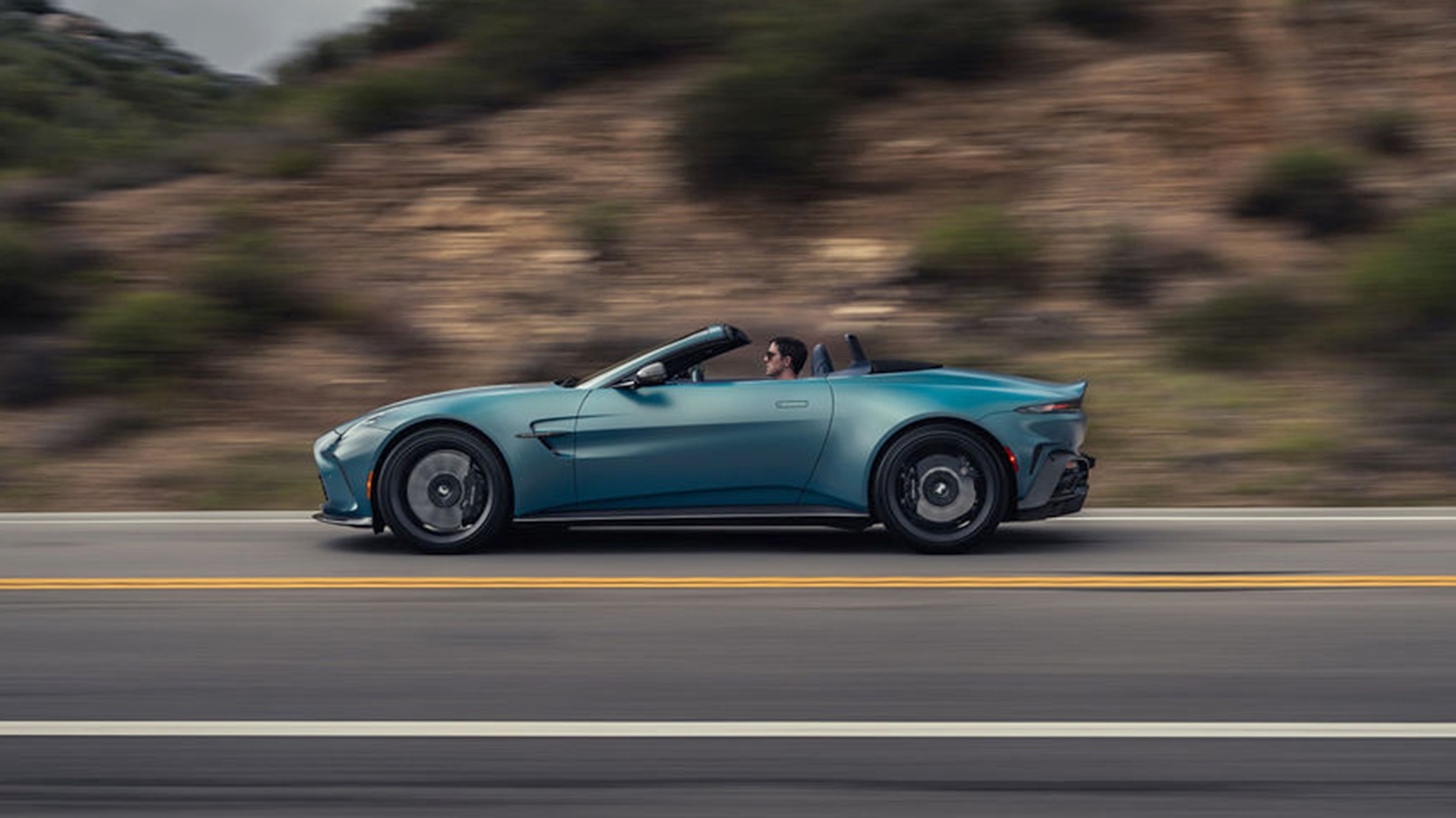 004 2026 Aston Martin Vantage Roadster Satin Iridescent Sapphire