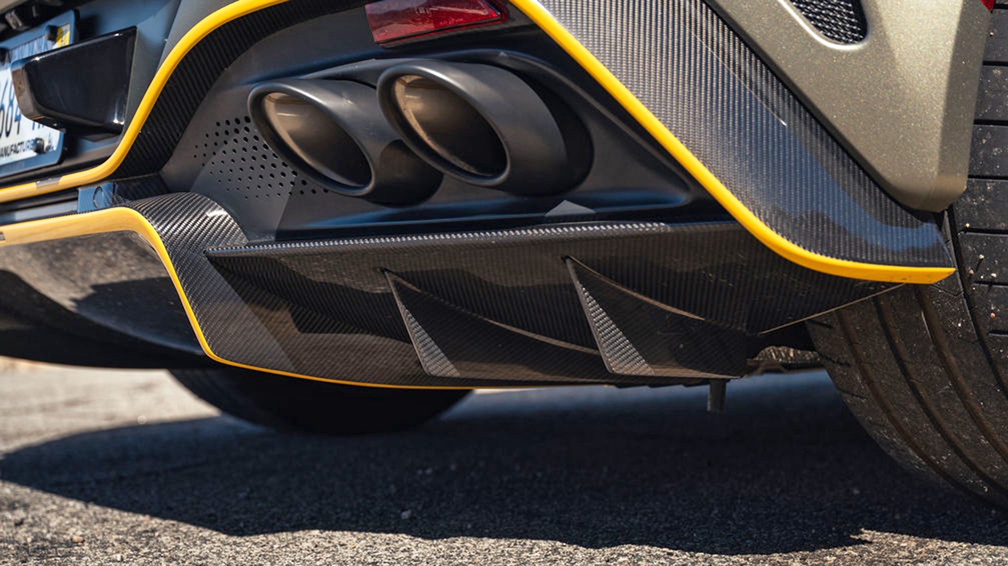 030 2026 Aston Martin Vantage Roadster Satin Titanium Grey