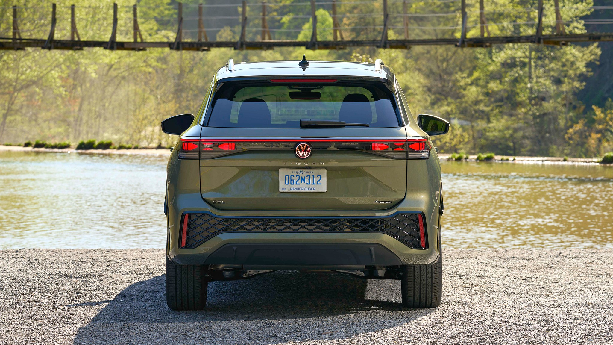 10 2025 Volkswagen Tiguan SEL R Line Avocado Green