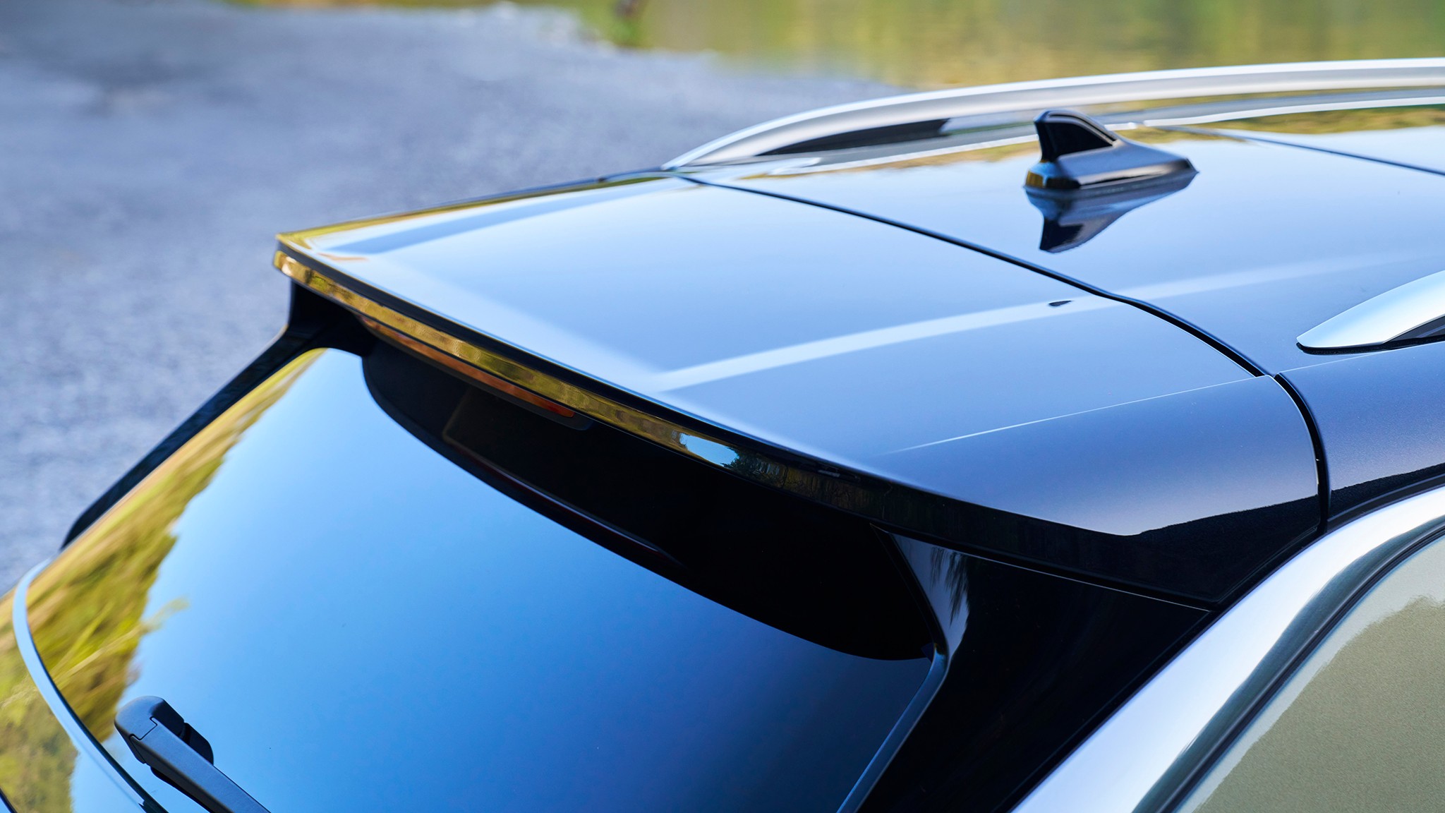 20 2025 Volkswagen Tiguan SEL R Line Avocado Green