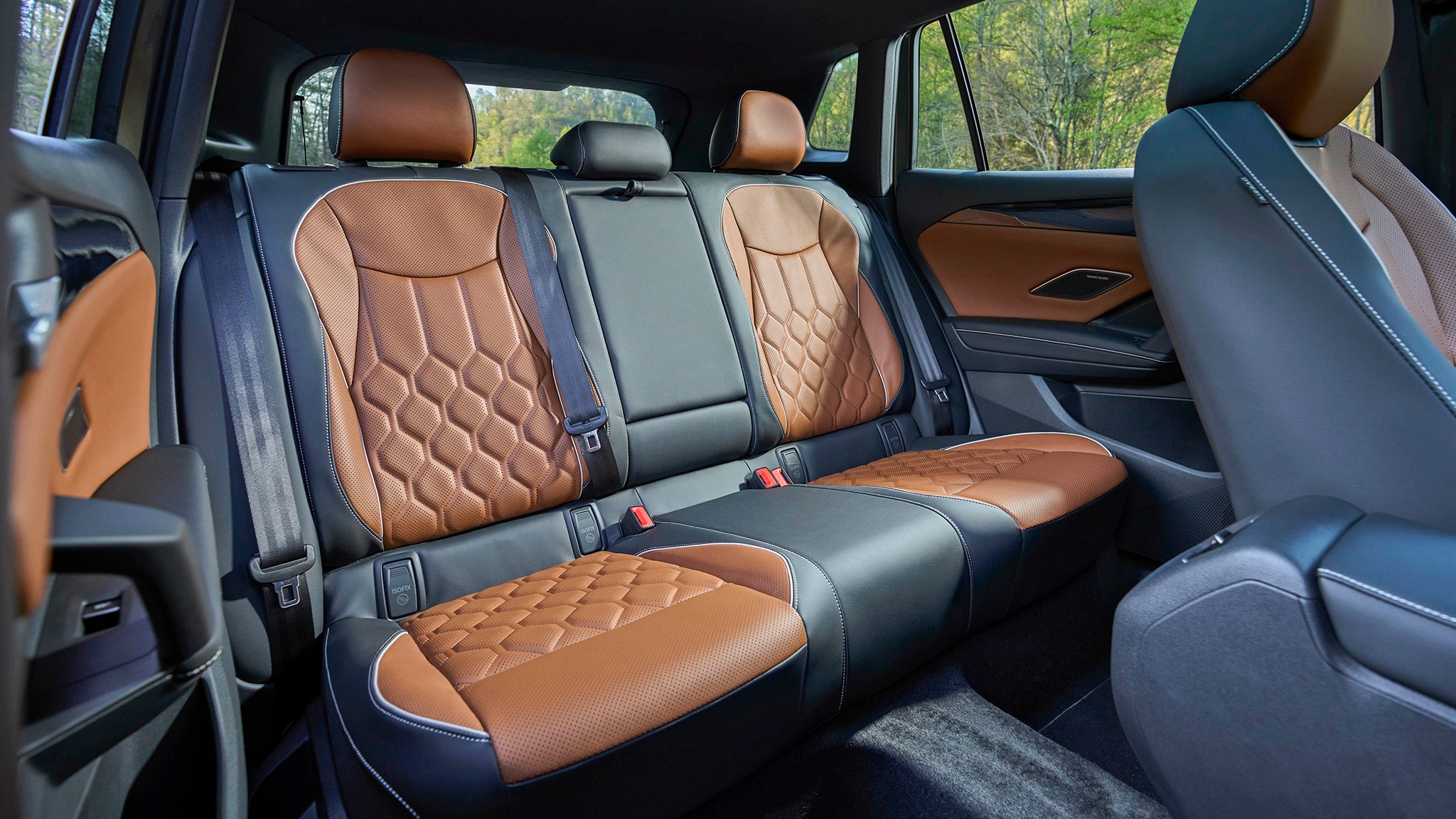 25 2025 Volkswagen Tiguan SEL R Line Avocado Green interior