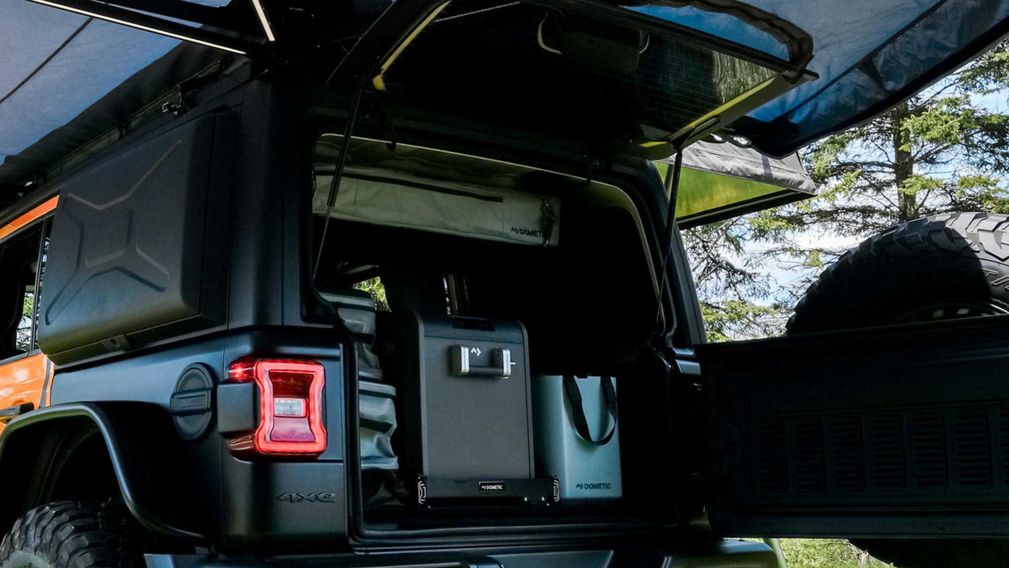 2025 Jeep Wrangler 4xe Dometic Awning Rooftop Tent ARTT Sunchaser Concept 9