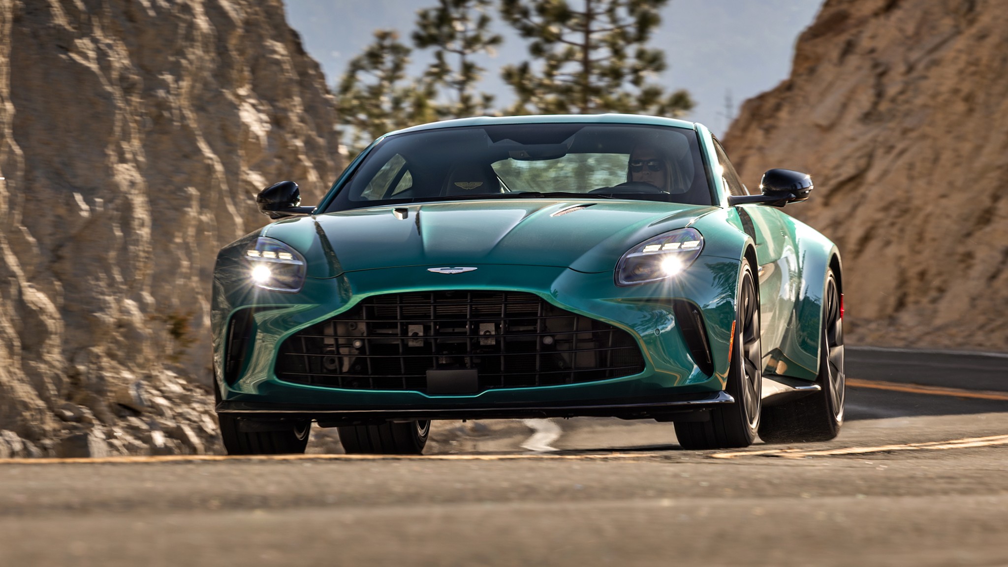 009 2025 Aston Martin Vantage