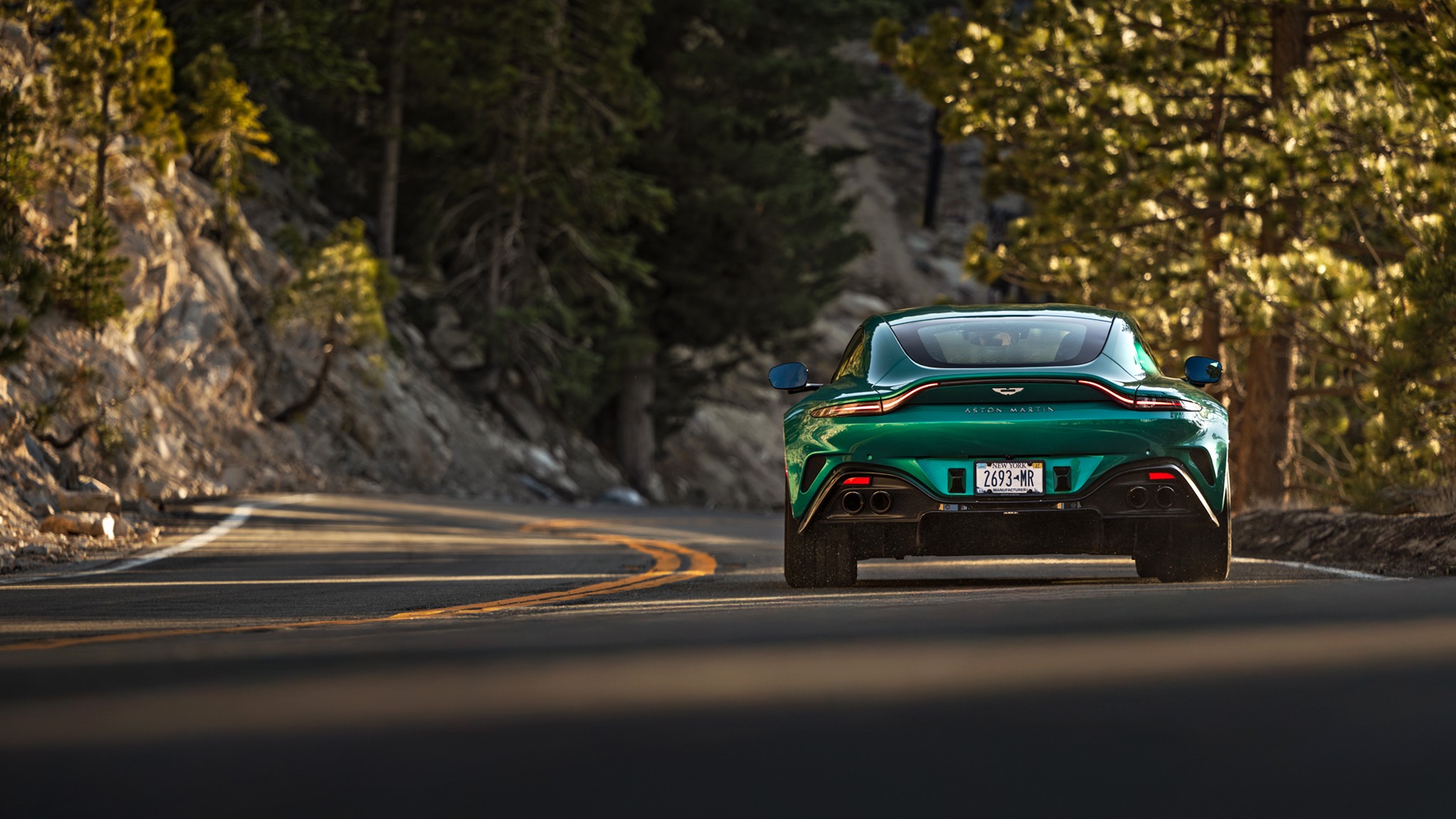 010 2025 Aston Martin Vantage