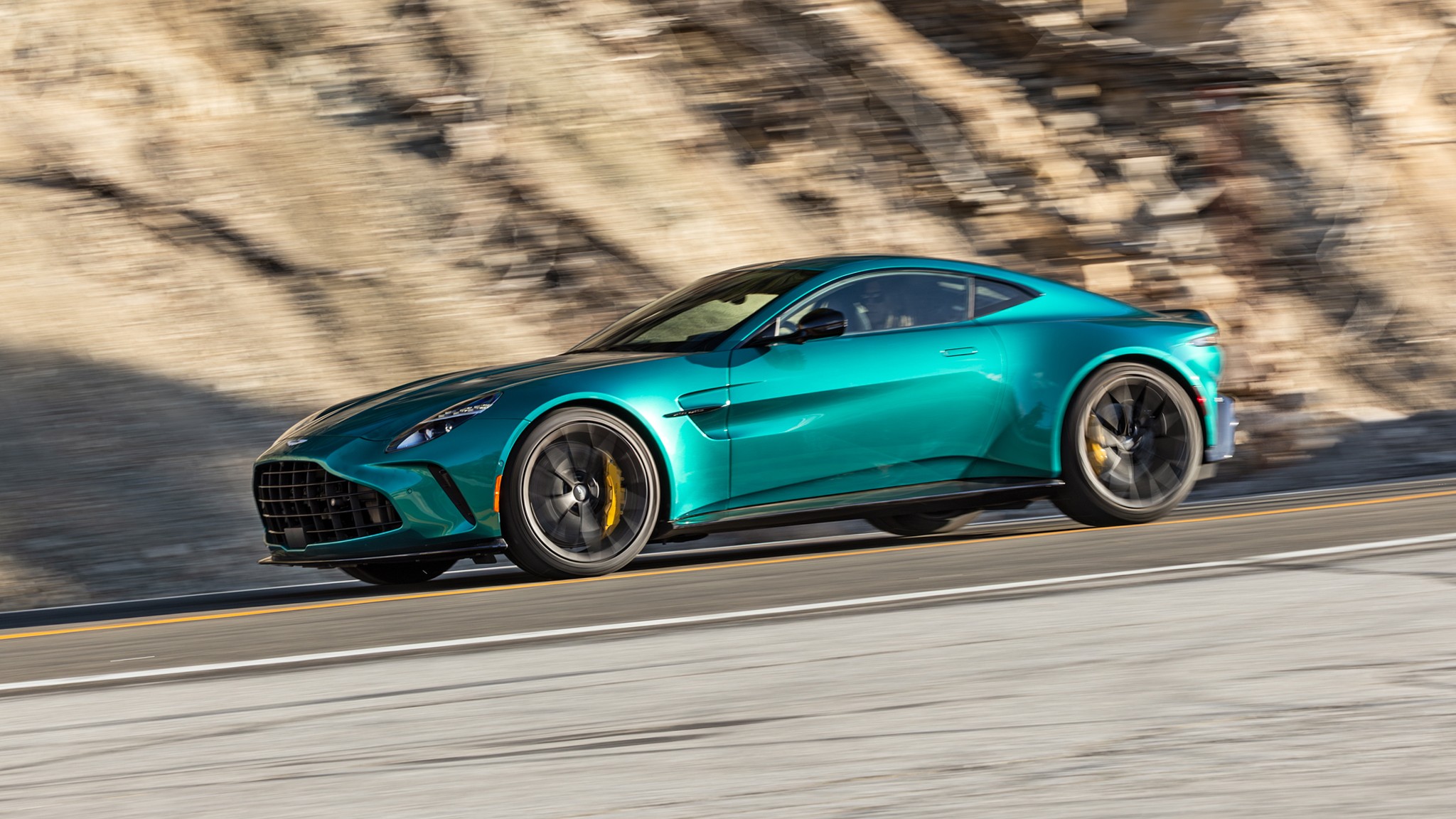 014 2025 Aston Martin Vantage