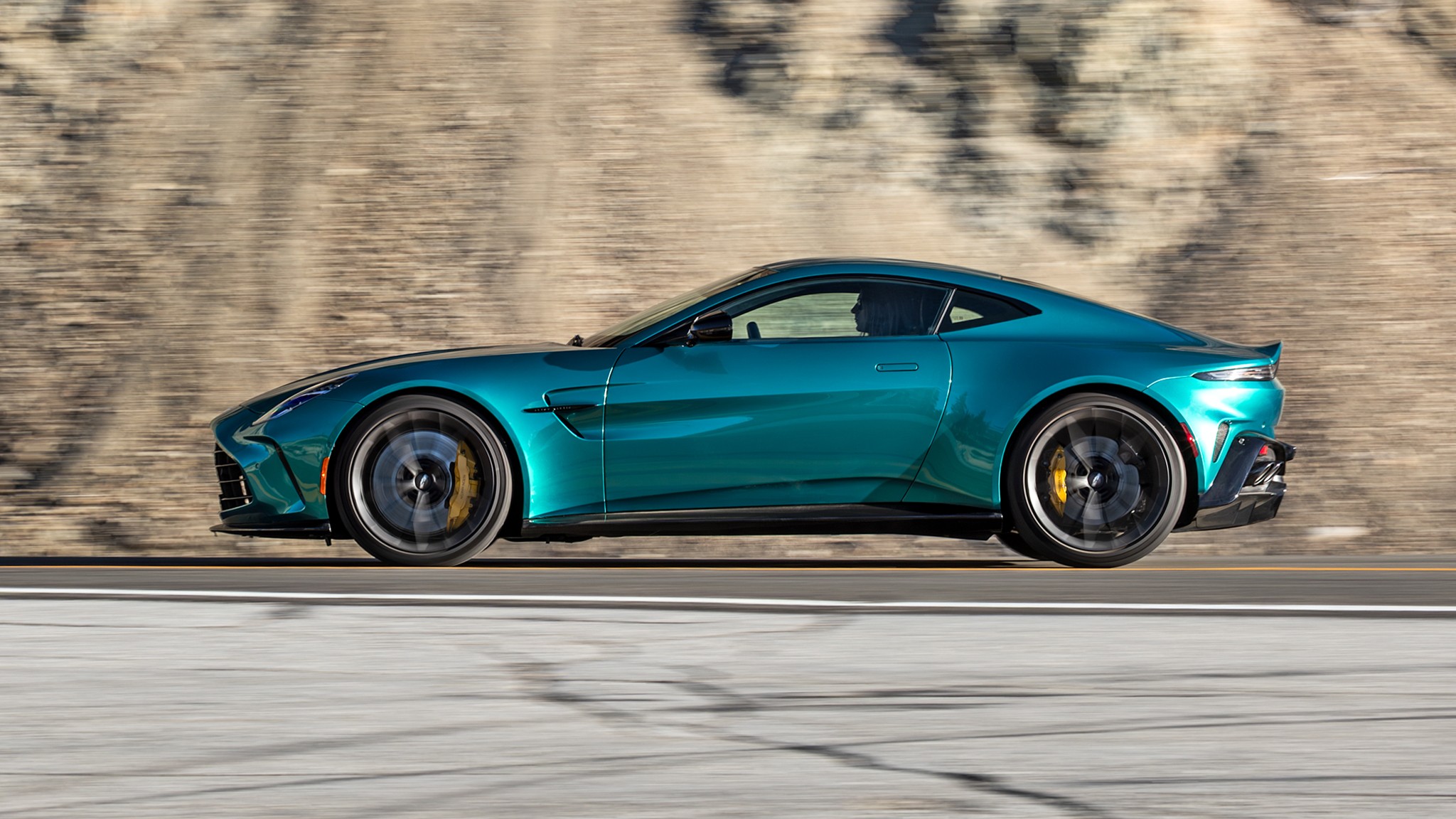 015 2025 Aston Martin Vantage