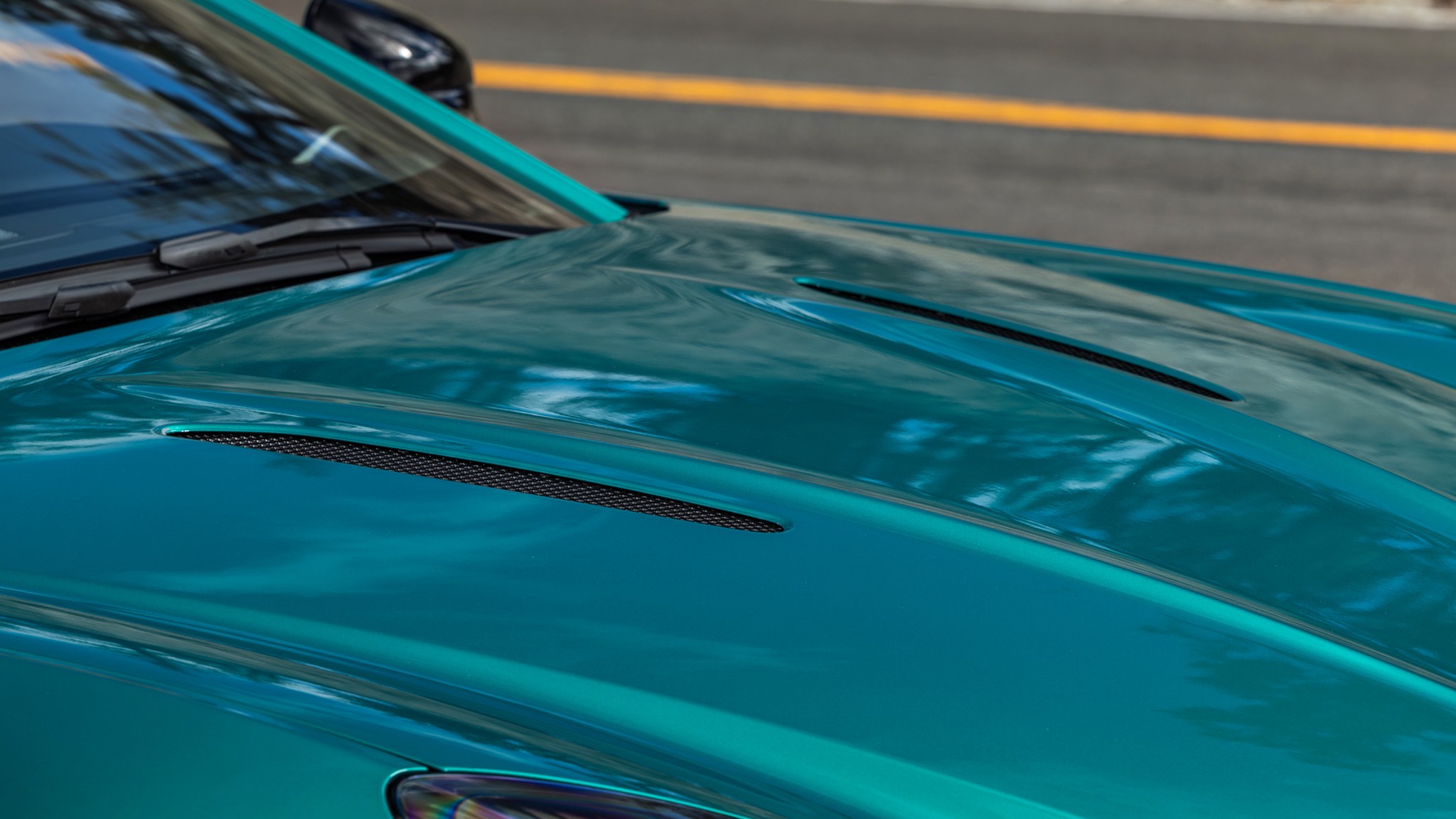 020 2025 Aston Martin Vantage