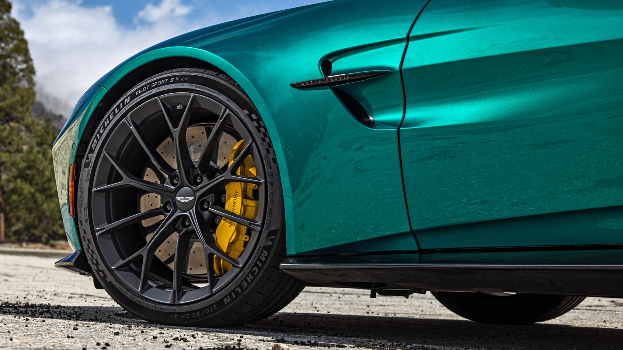 025 2025 Aston Martin Vantage