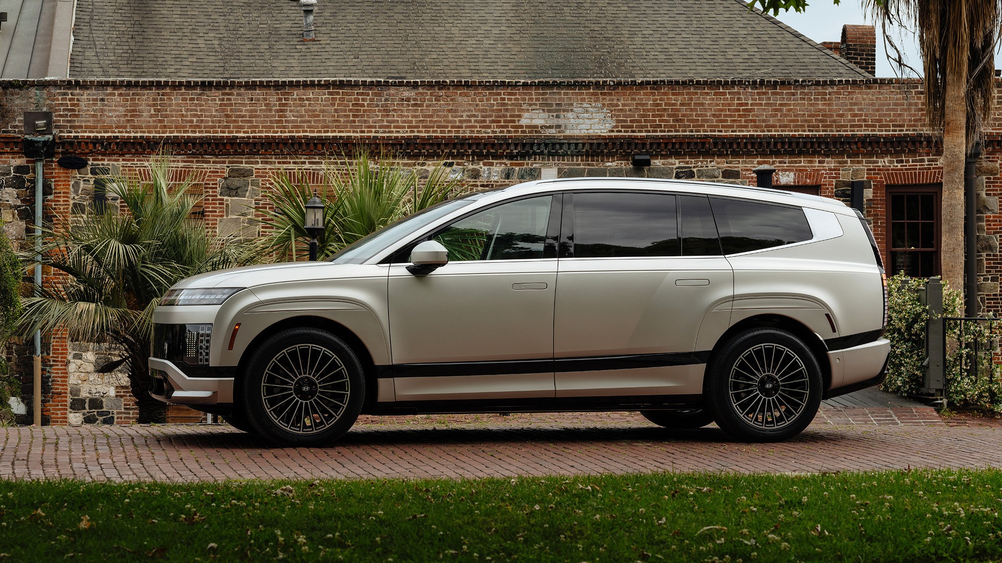 23 2026 Hyundai Ioniq 9 EV first drive