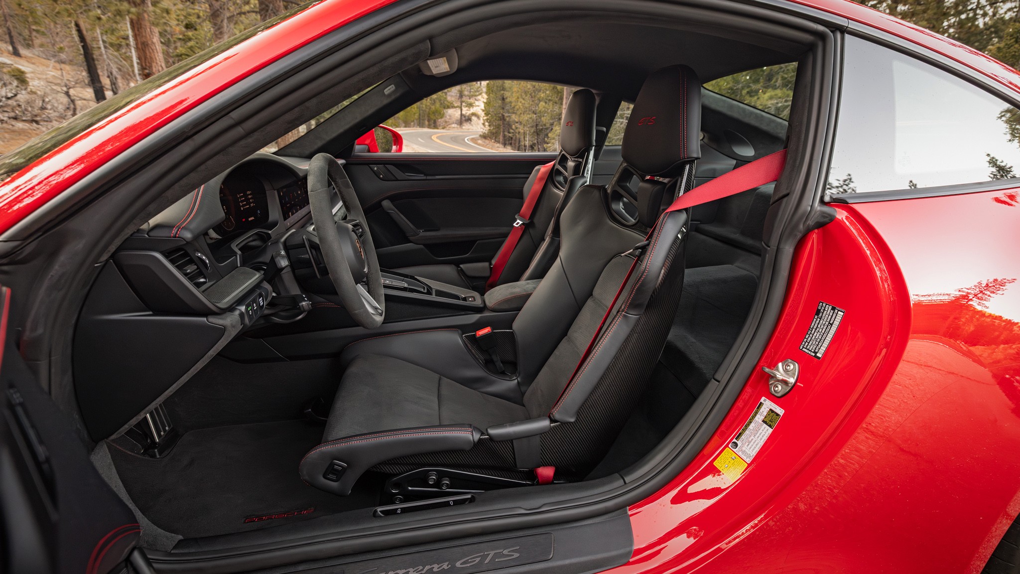 024 2025 Porsche 911 T hybrid seat