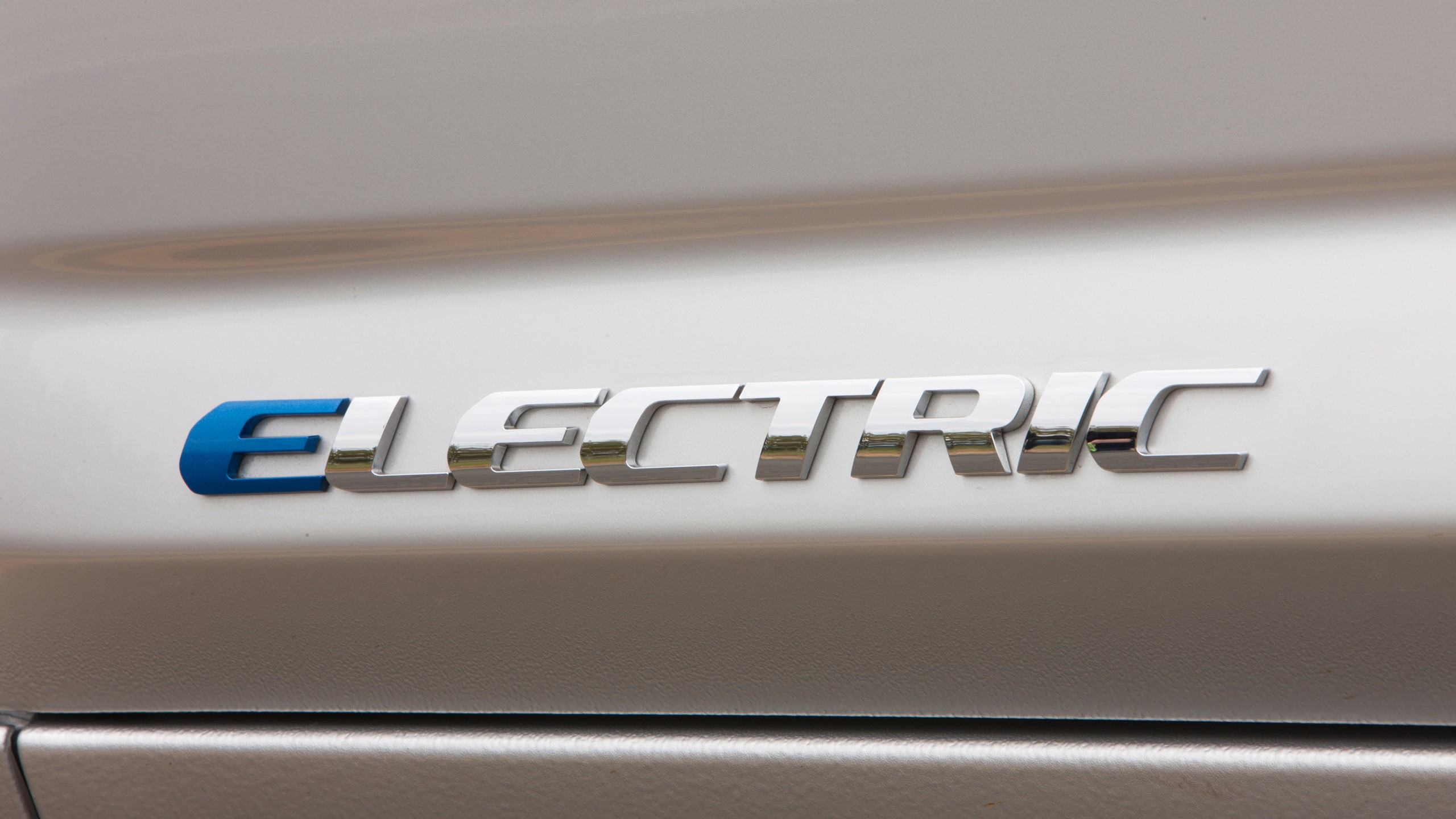 2012 Toyota RAV4 EV 29