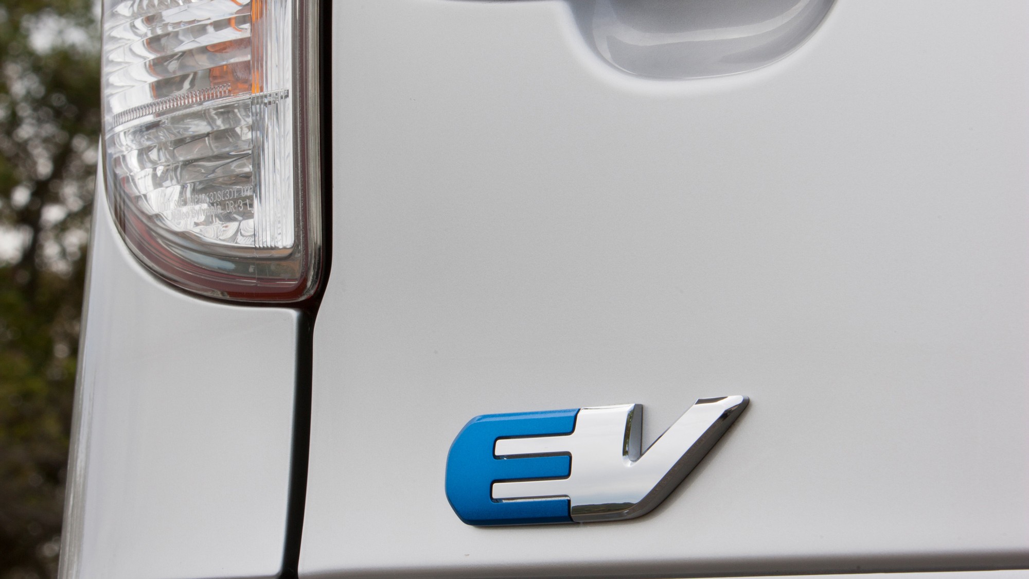 2012 Toyota RAV4 EV 38