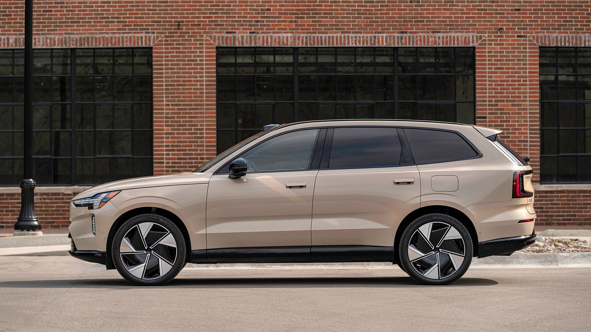 016 2025 Volvo EX90 Twin Motor Performance Ultra first test