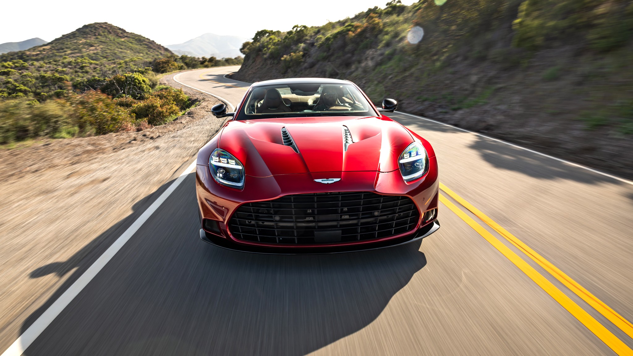 002 2025 Aston Martin Vanquish