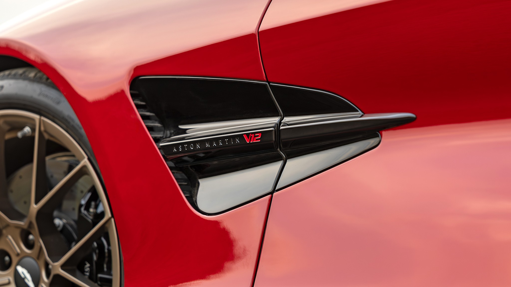 022 2025 Aston Martin Vanquish