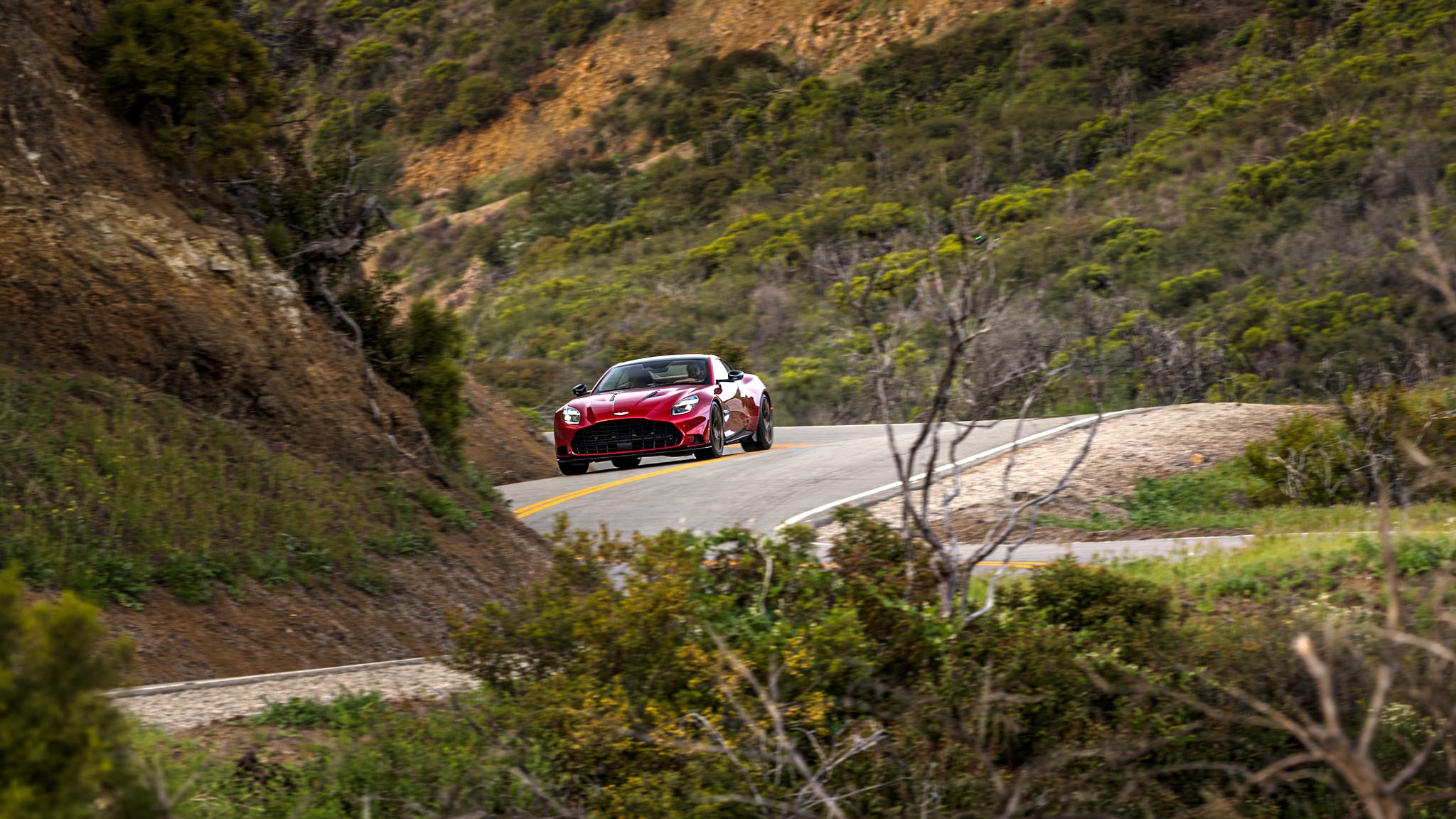 026 2025 Aston Martin Vanquish