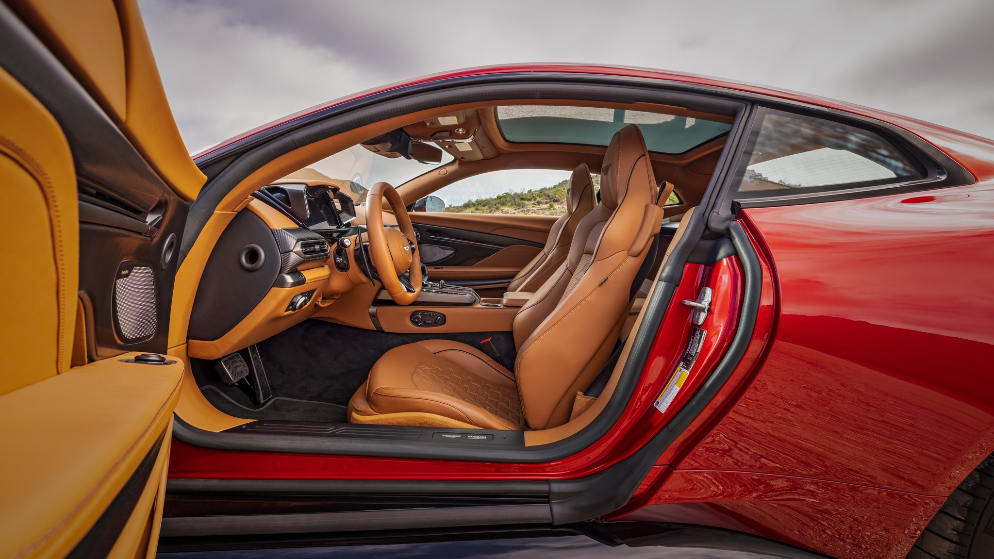 032 2025 Aston Martin Vanquish