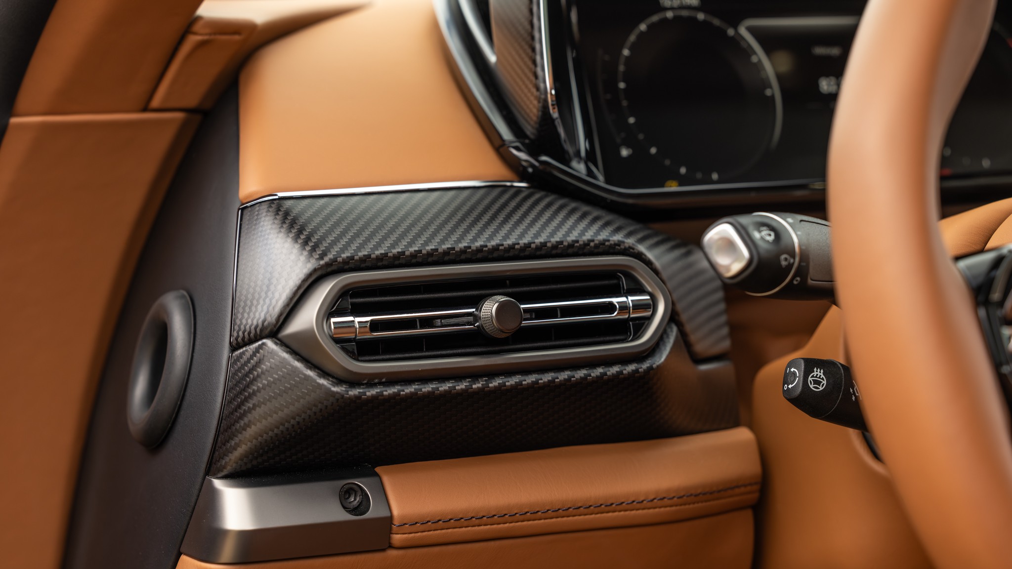 040 2025 Aston Martin Vanquish