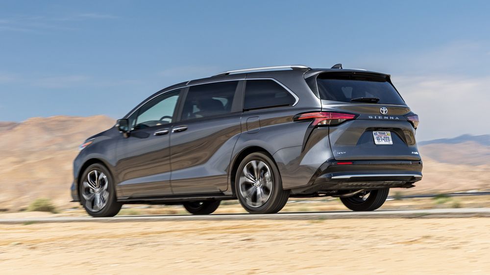 005 2025 Toyota Sienna Platinum