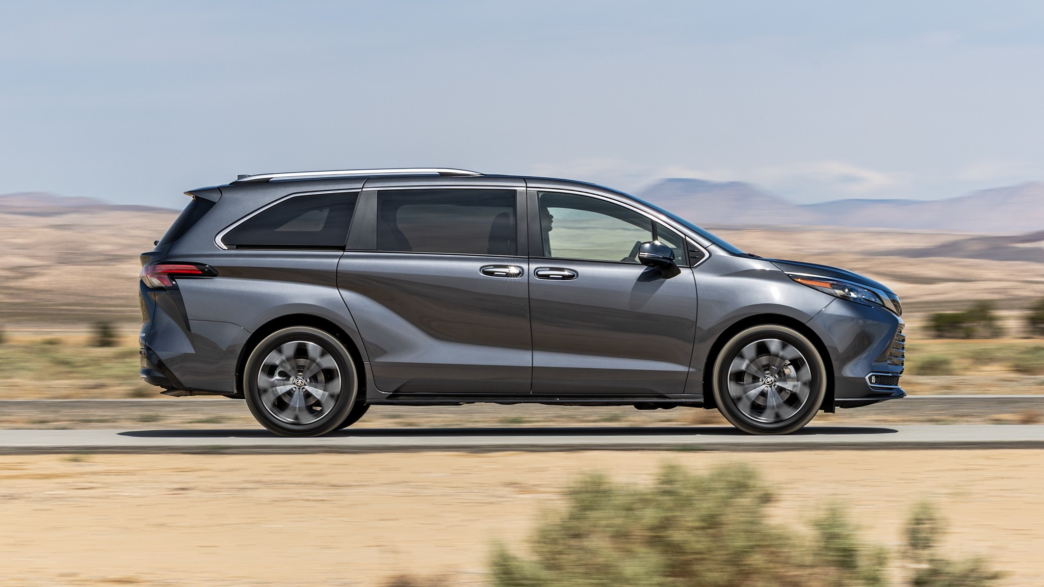 003 2025 Toyota Sienna Platinum