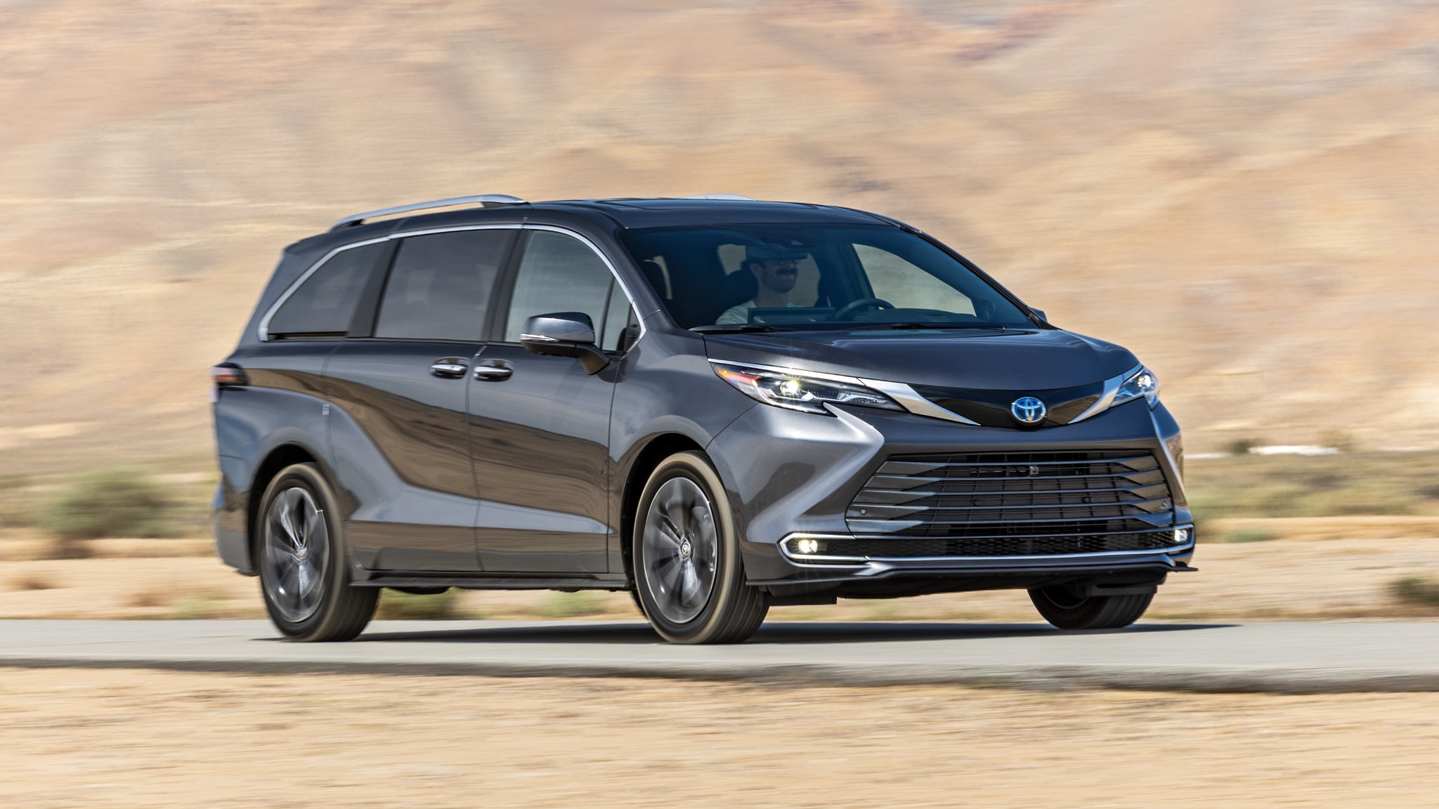 004 2025 Toyota Sienna Platinum